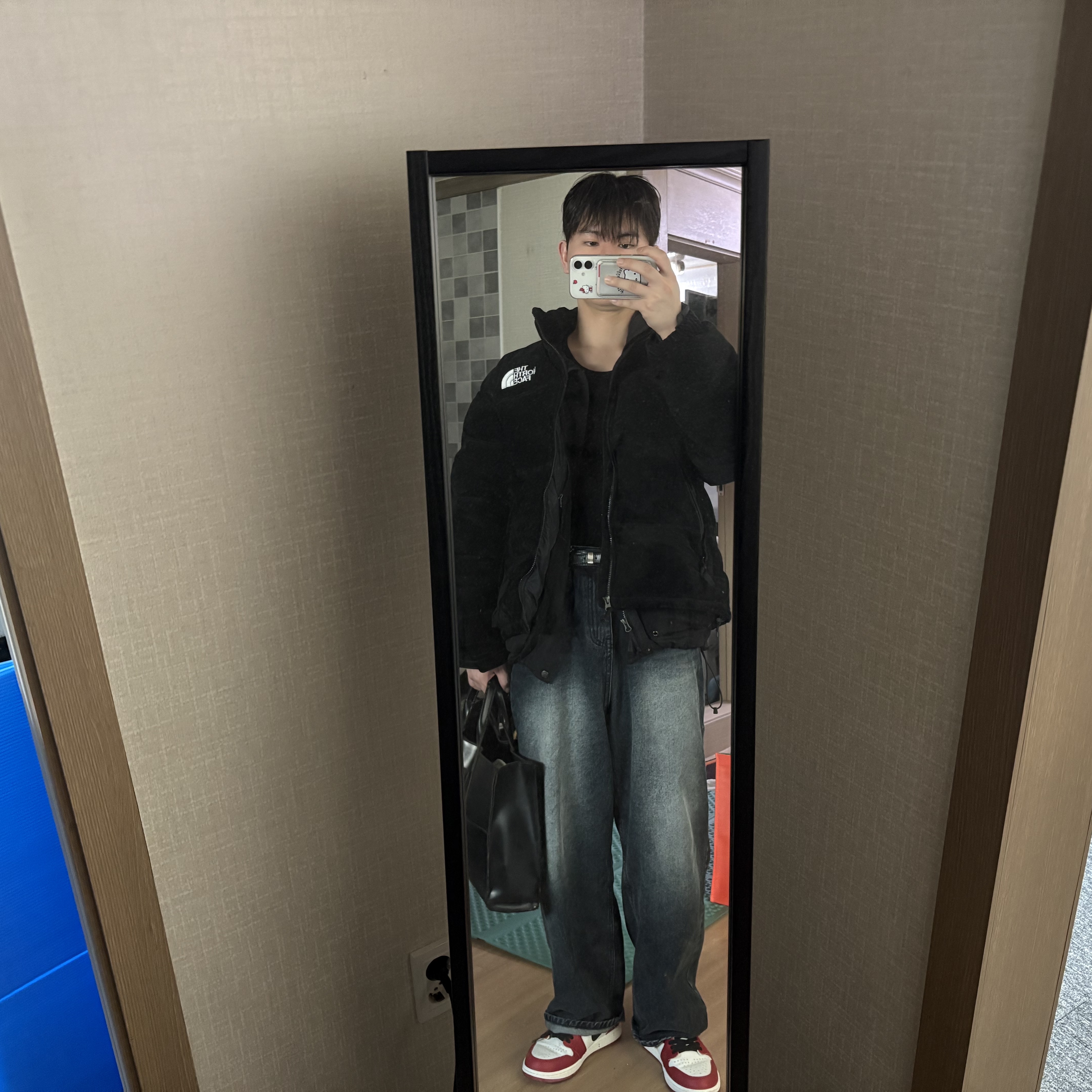 Supreme x The North Face Suede Nuptse Jacket Black - 23FW 착용 스타일 - 3