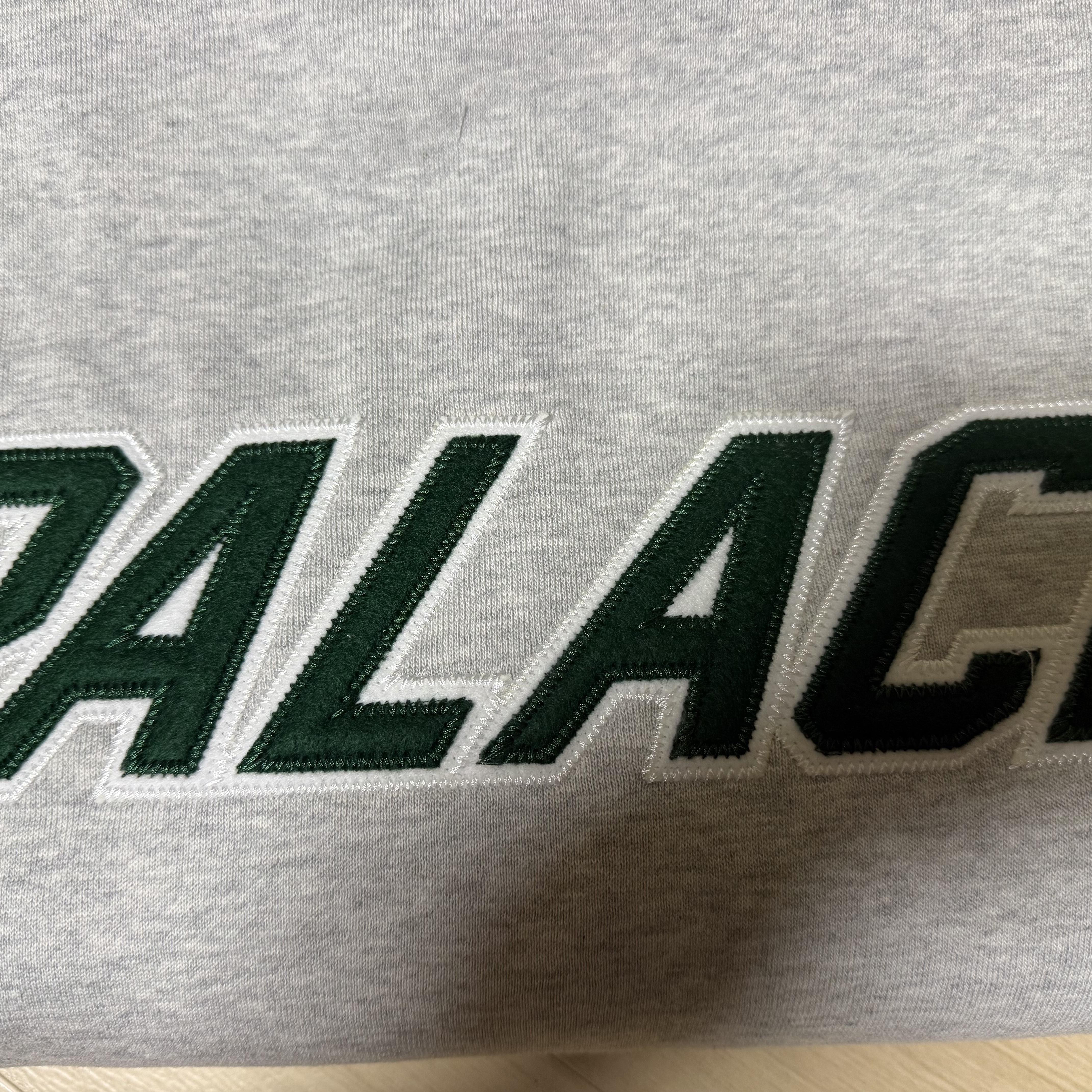 Palace Applique Team Crew Grey Marl - 25SS 착용 스타일 - 3