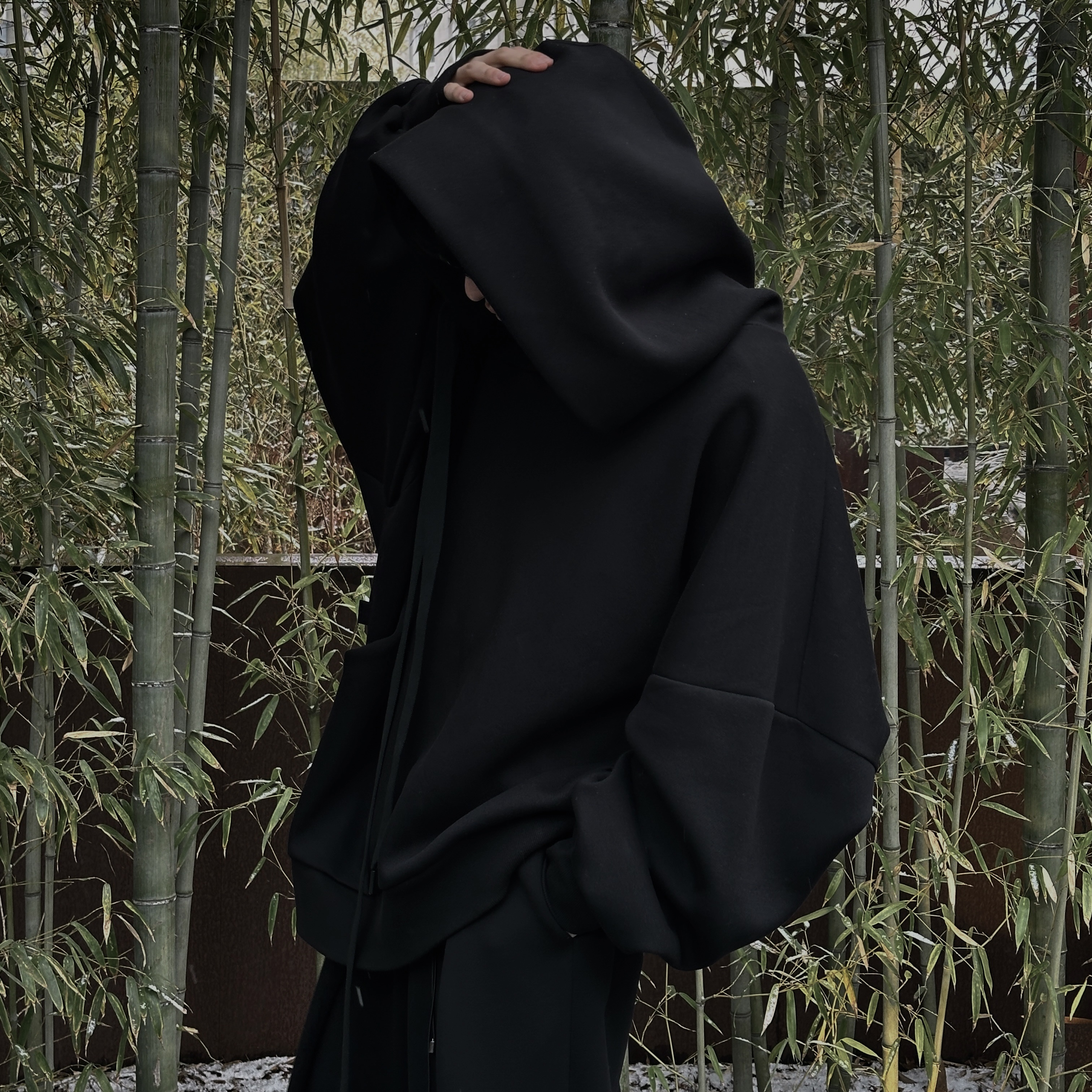 Nike x Matthew M Williams Zoom 004 Triple Black 착용 스타일 - 4