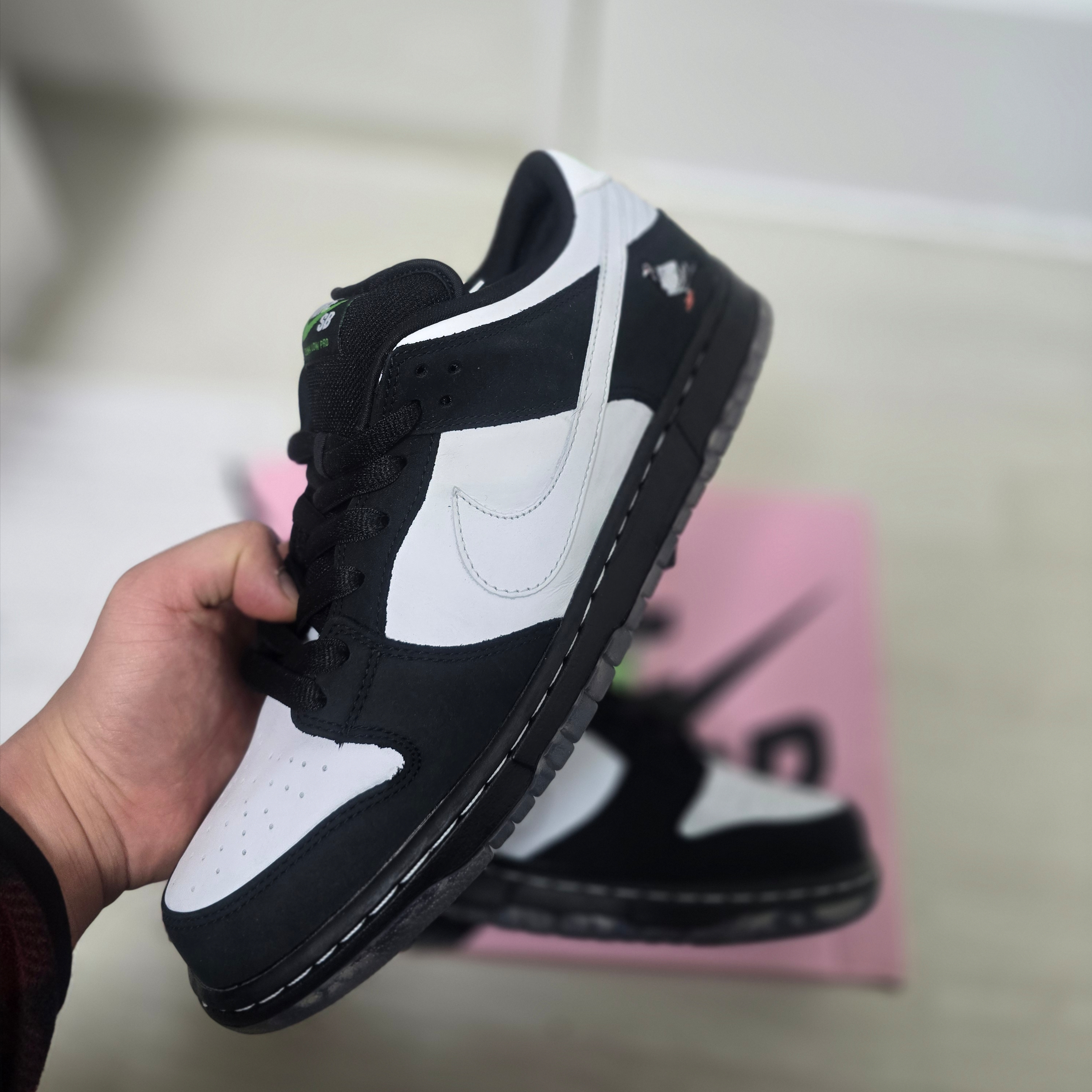Nike x Staple SB Dunk Low Panda Pigeon 착용 스타일 - 3