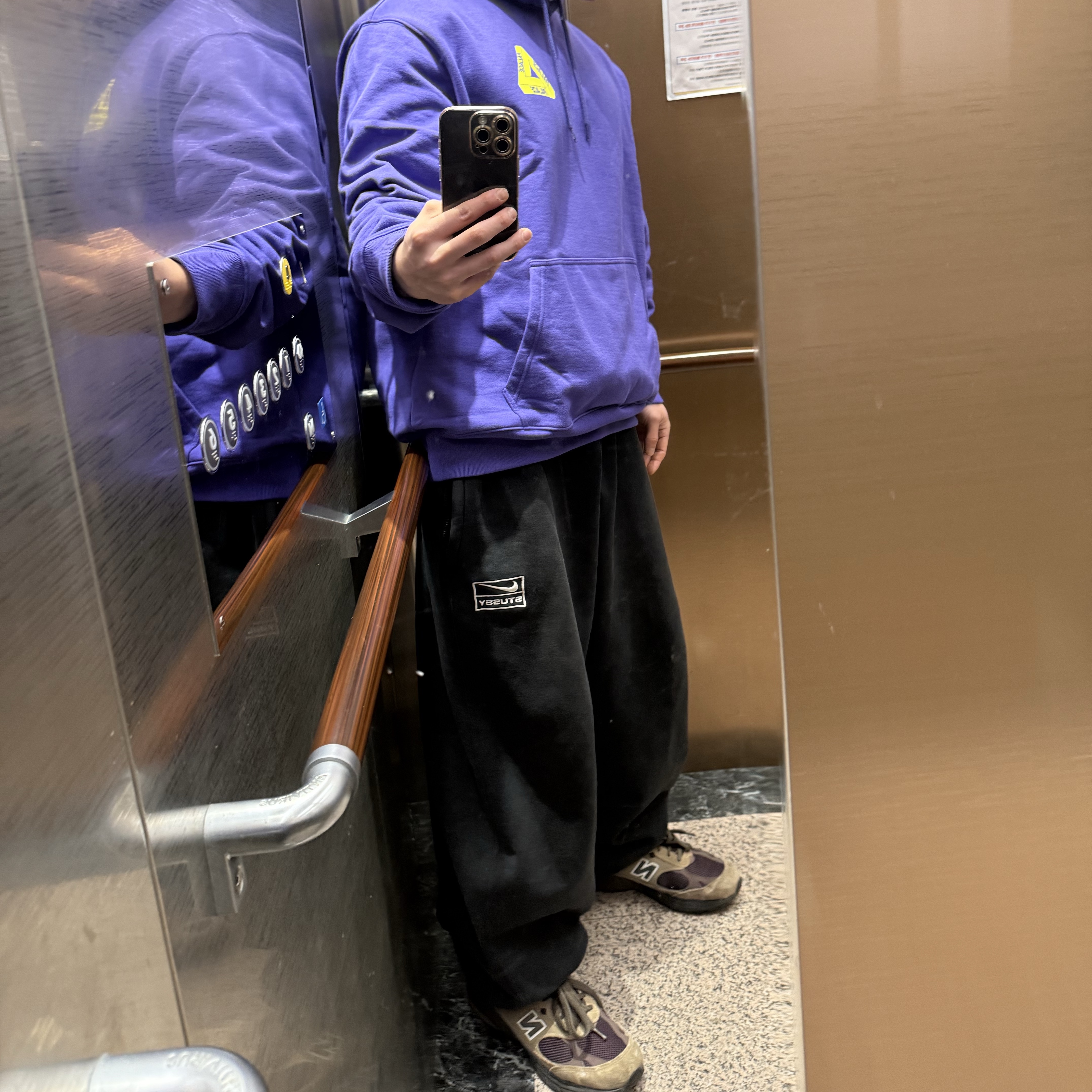 Palace Bit Grippy Tri-Ferg Hood Deeper Blue - 24SS, Nike x Stussy NRG Washed Fleece Pants Black (DO5296-010) 착용 스타일 - 1