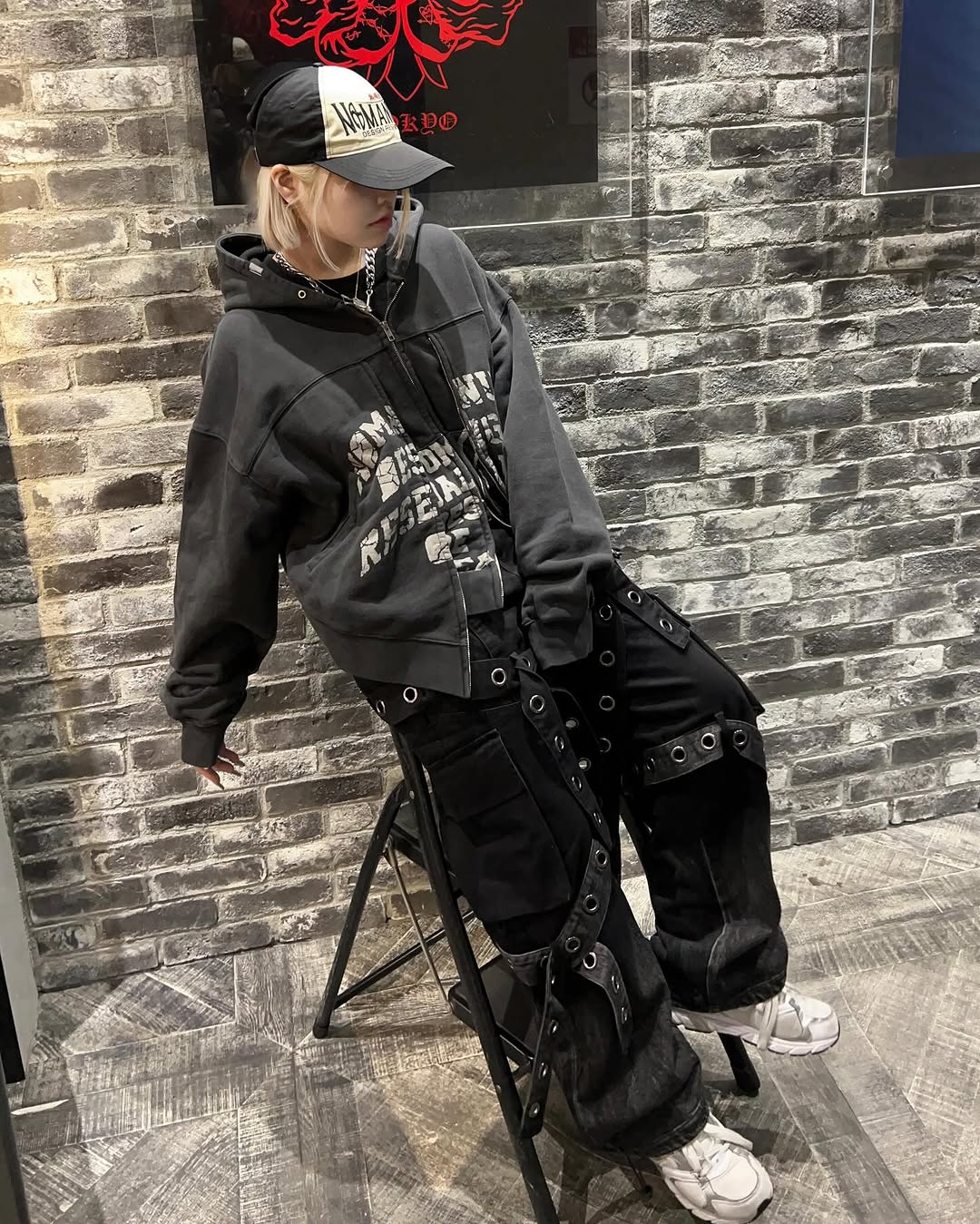 NOMANUAL Cowichan Hooded Zip-up Black, NOMANUAL Stain Washed Hoodie Washed Black 착용 스타일