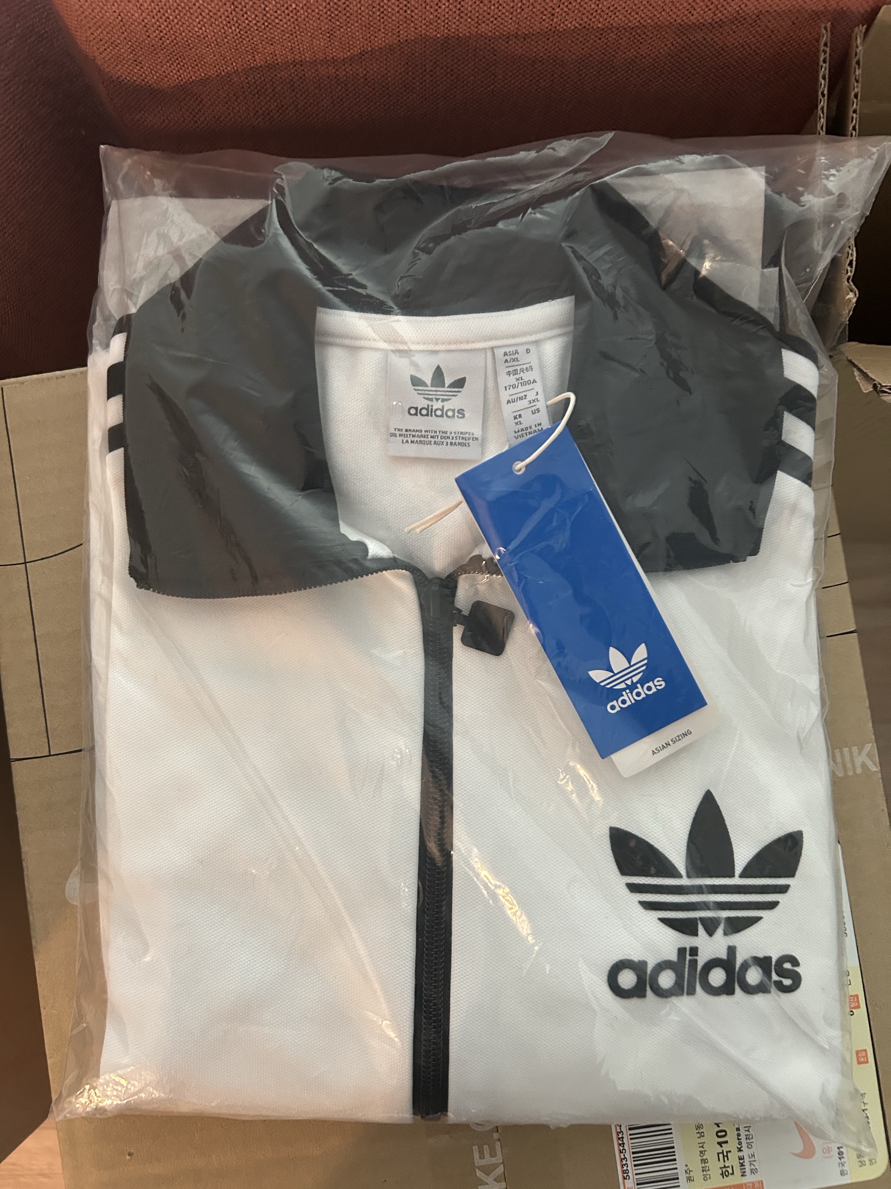 (W) Adidas Beckenbauer Track Top White - KR Sizing 착용 스타일