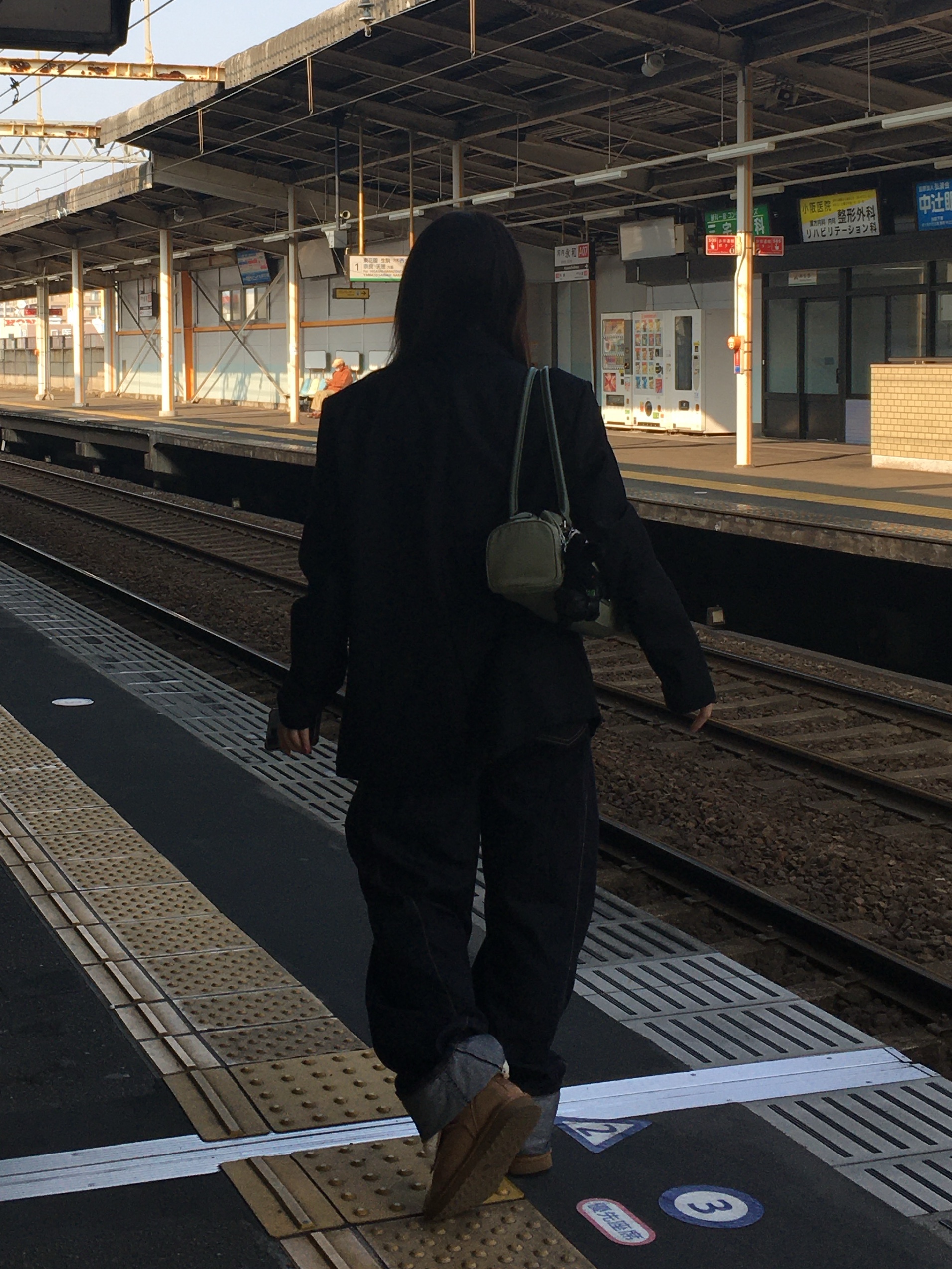Matin Kim Nylon Boston Bag Khaki, Polo Ralph Lauren Cable Knit Cotton Sweater Natural 착용 스타일 - 2