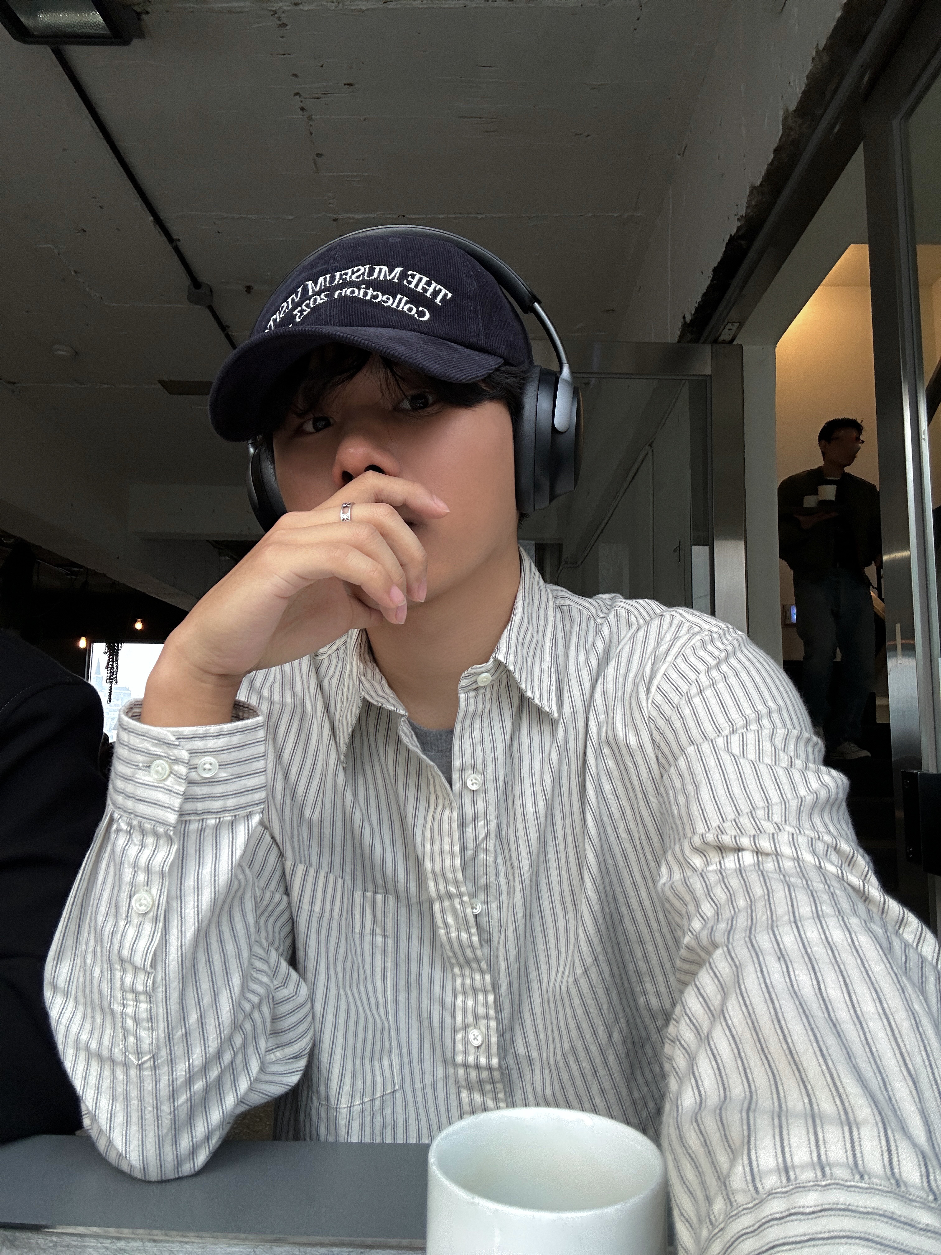 BOSE QC Ultra Black (Korean Ver.), The Museum Visitor Art Design Studio Ball Cap Navy 착용 스타일 - 3