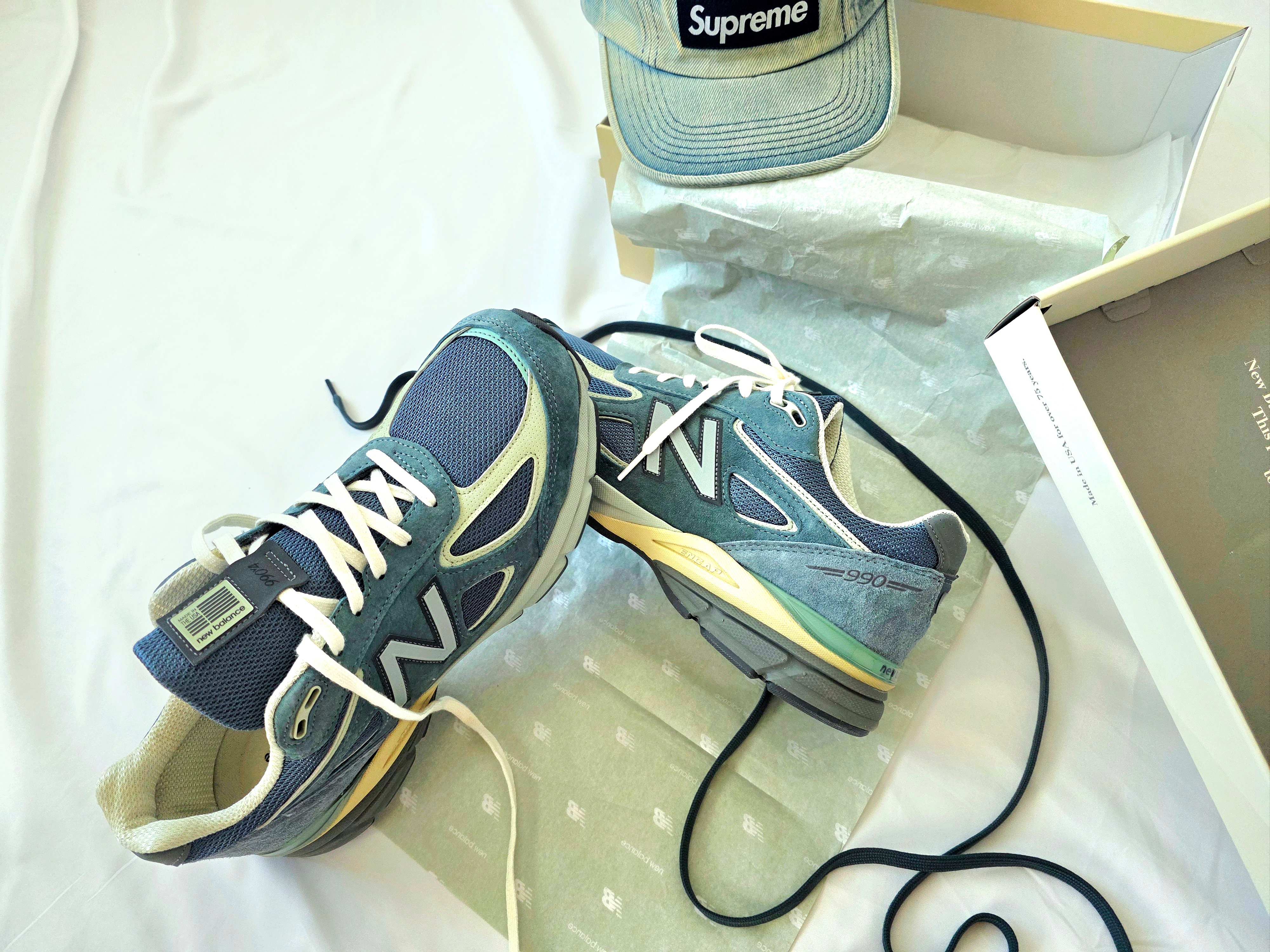 New Balance x Auralee 990v4 Made in USA Trooper 착용 스타일 - 3