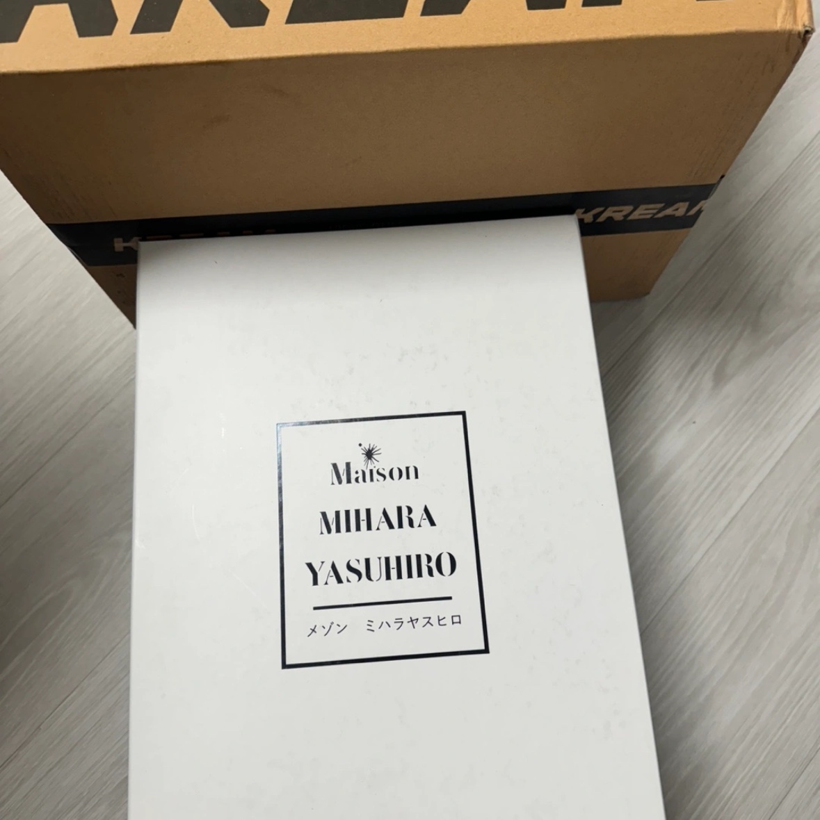 메종 미하라 야스히로 베이커 OG 솔 오버다이드 캔버스 로우탑 스니커즈 블랙, 슈프림 코티드 데님 캠프캡 로얄 - 24SS 착용 스타일 - 4
