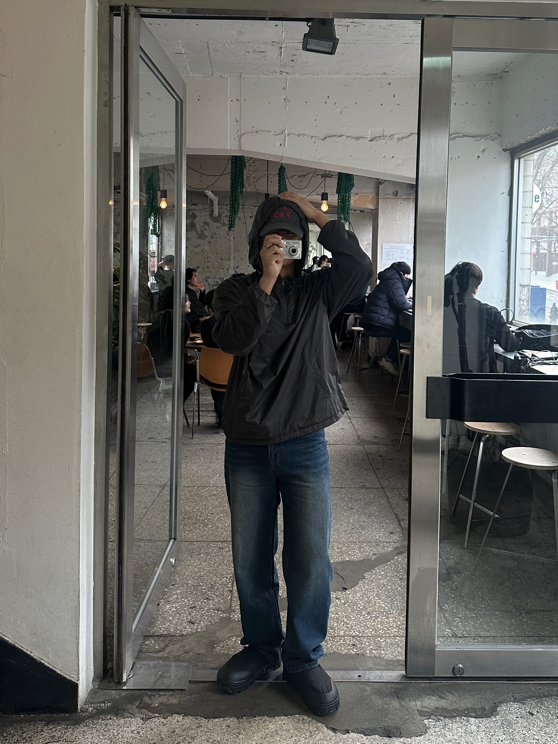 Amomento Glossy Nylon Half Zip Up Jumper Charcoal - 24FW, Amomento Vibram Mary Jane Black - 24FW 착용 스타일 - 9