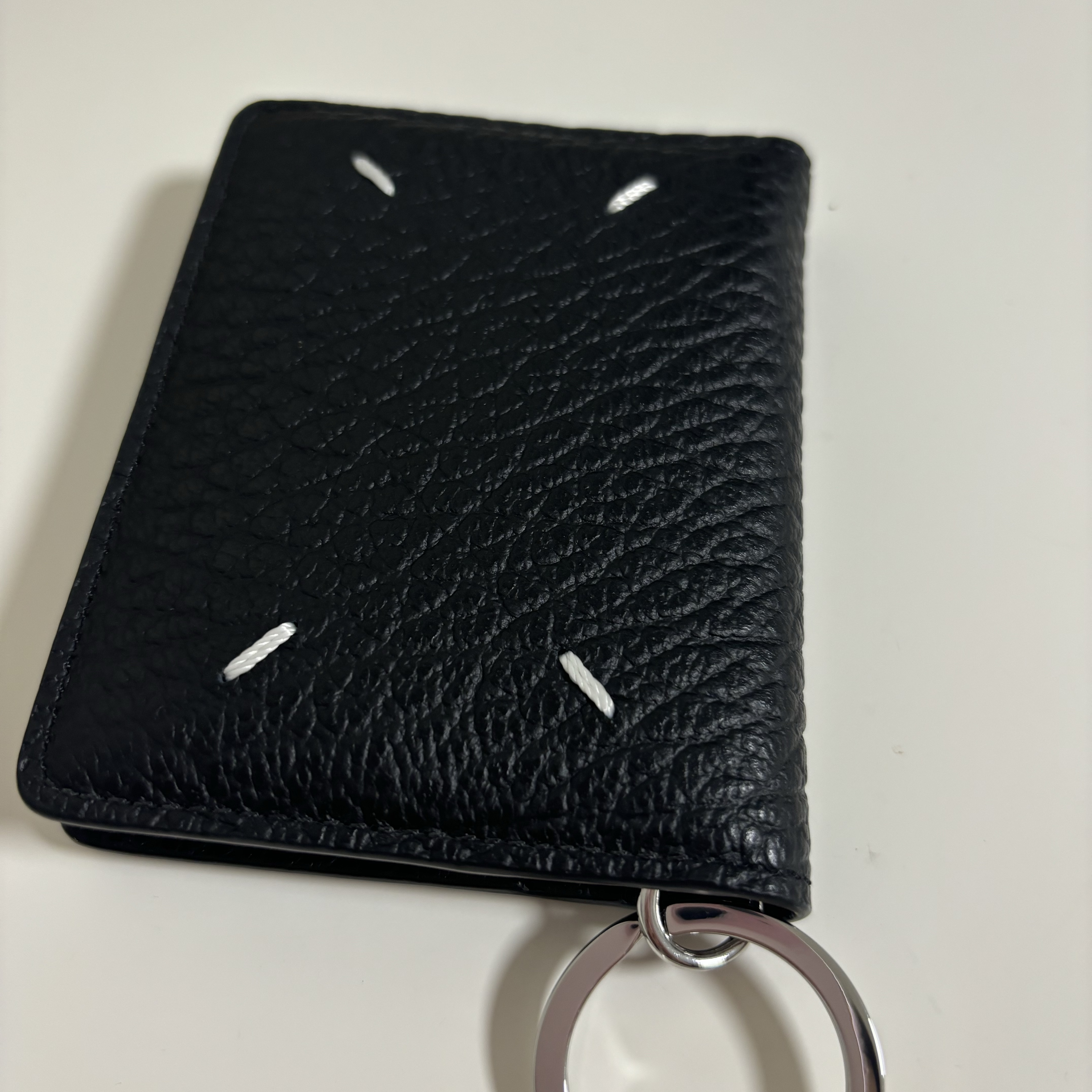 Maison Margiela Keyring Wallet Black 착용 스타일
