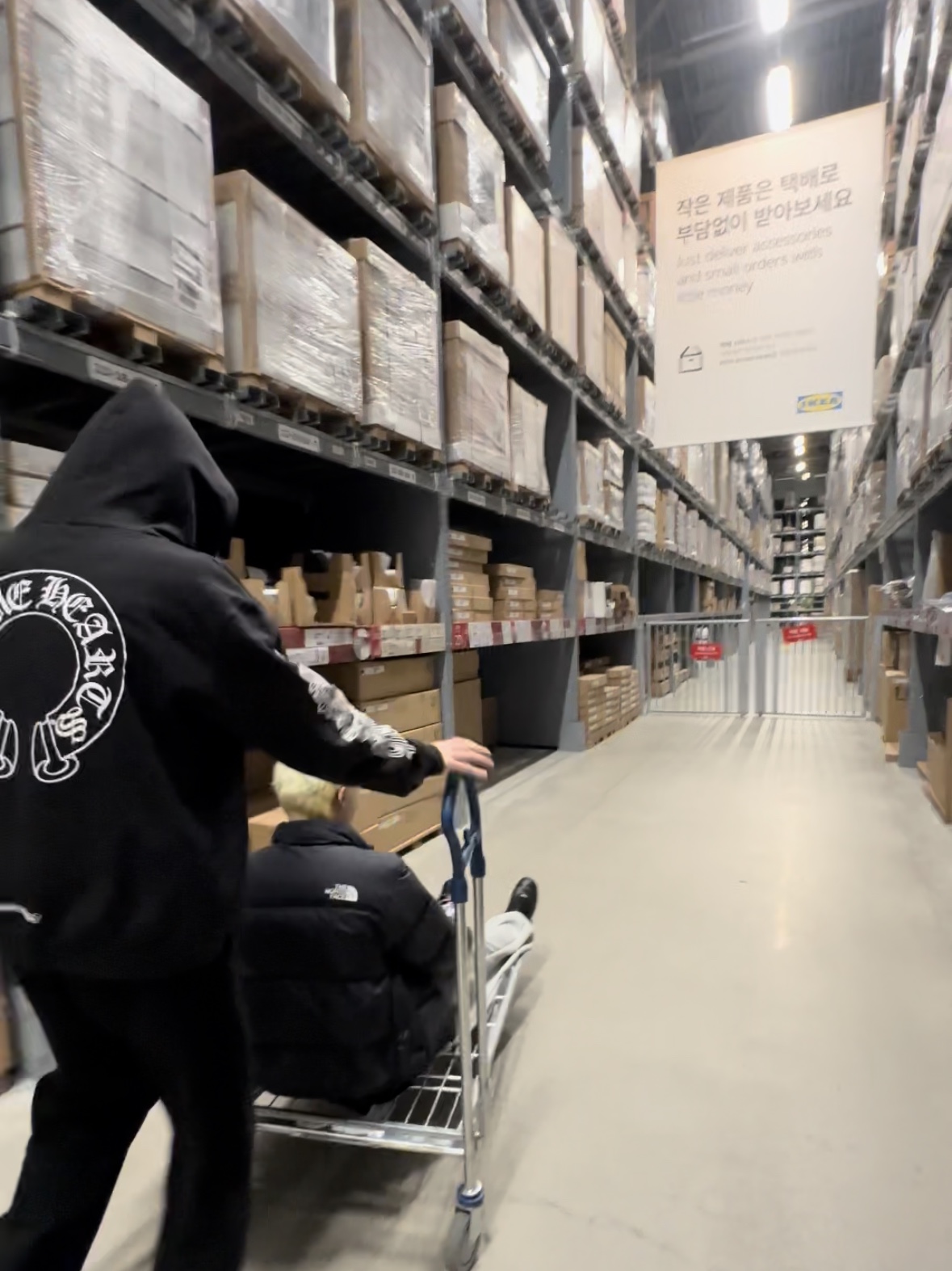 Chrome Hearts Horseshoe Floral Fleece Zip-Up Hoodie Black 착용 스타일 - 1