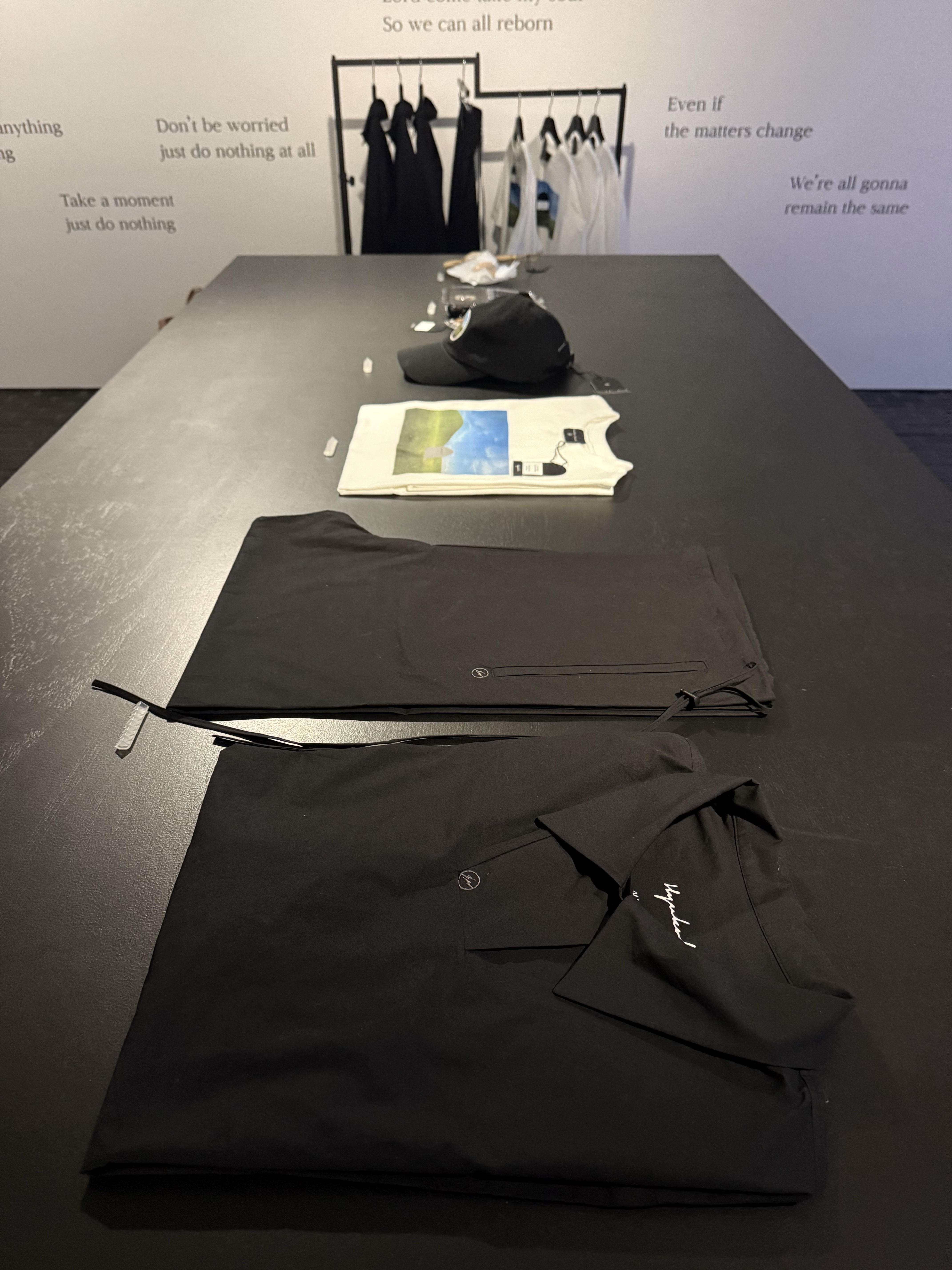 HYUKOH x Fragment Design Funeral For A Friend Pajama Set, HYUKOH x Fragment Design Funeral For A Friend Graphic T-Shirt 착용 스타일