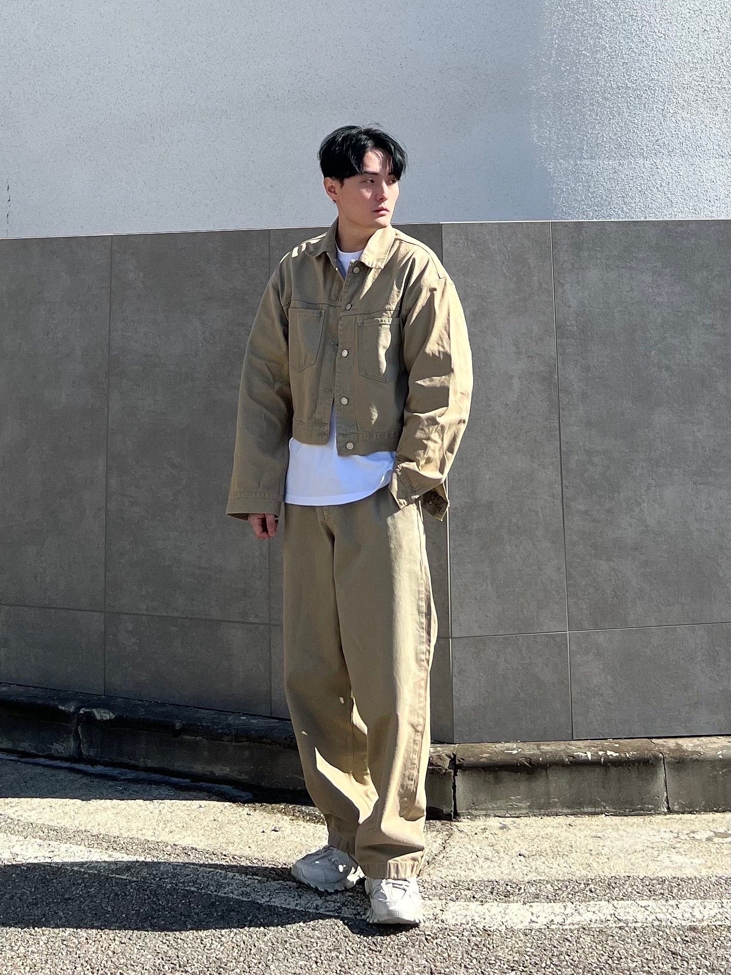 Balenciaga Track Sneakers White 2019 착용 스타일 - 1