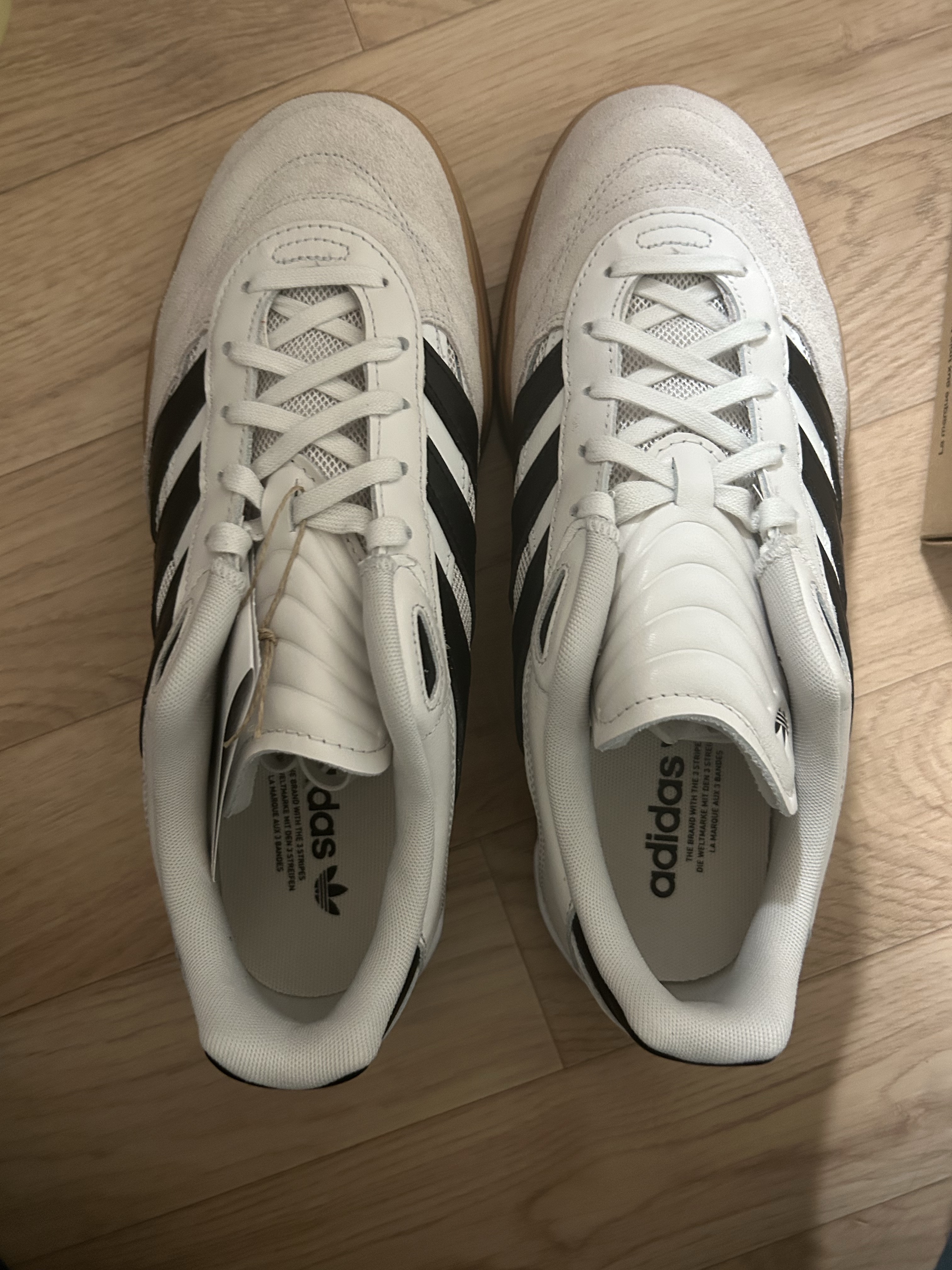 Adidas Predator Mundial Crystal White Core Black 착용 스타일