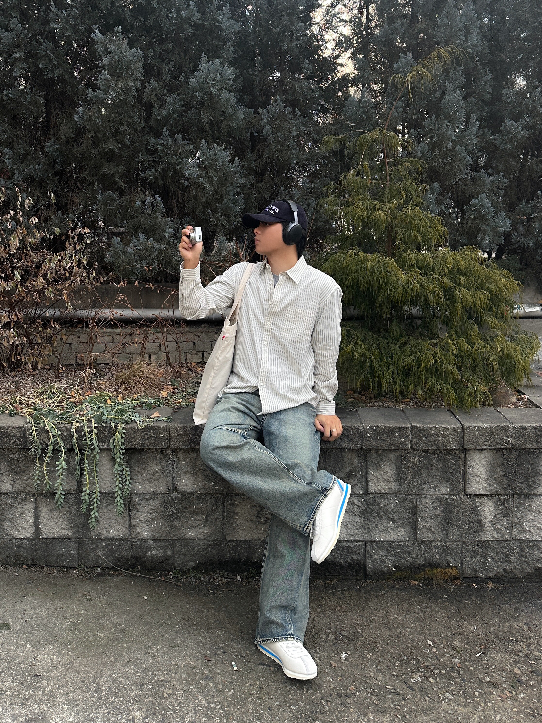 BOSE QC Ultra Black (Korean Ver.), The Museum Visitor Art Design Studio Ball Cap Navy 착용 스타일 - 2