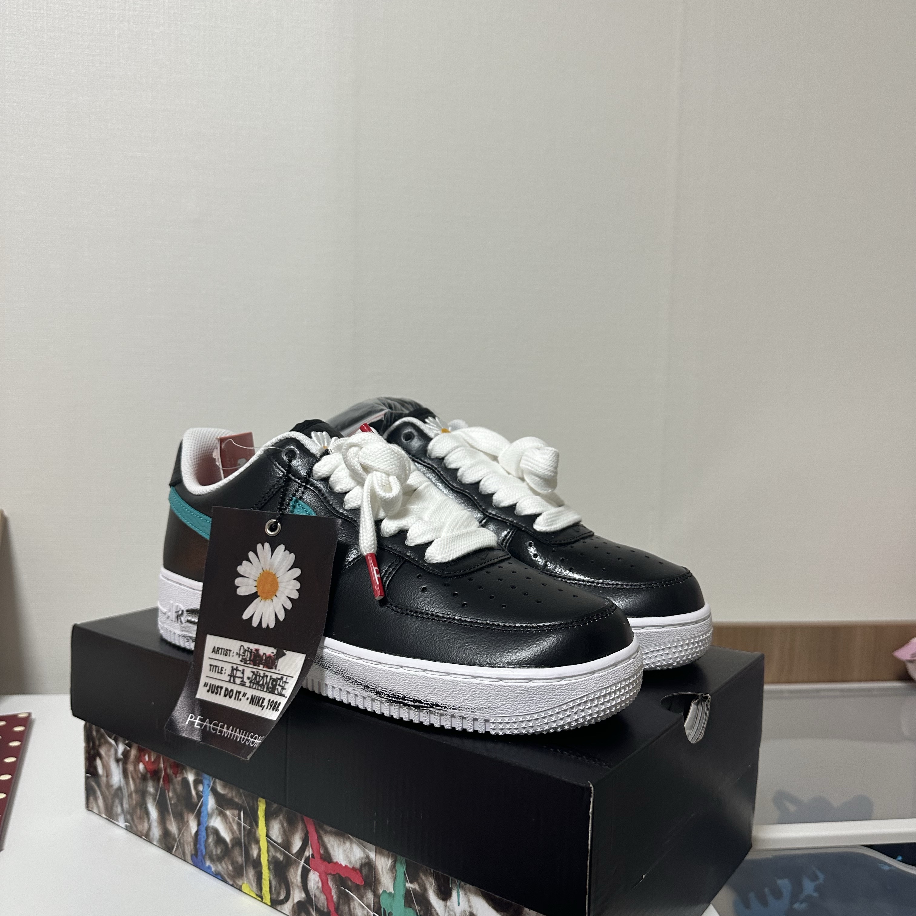Nike x Peaceminusone Air Force 1 Low Para-Noise 3.0 Black and Multicolor 착용 스타일