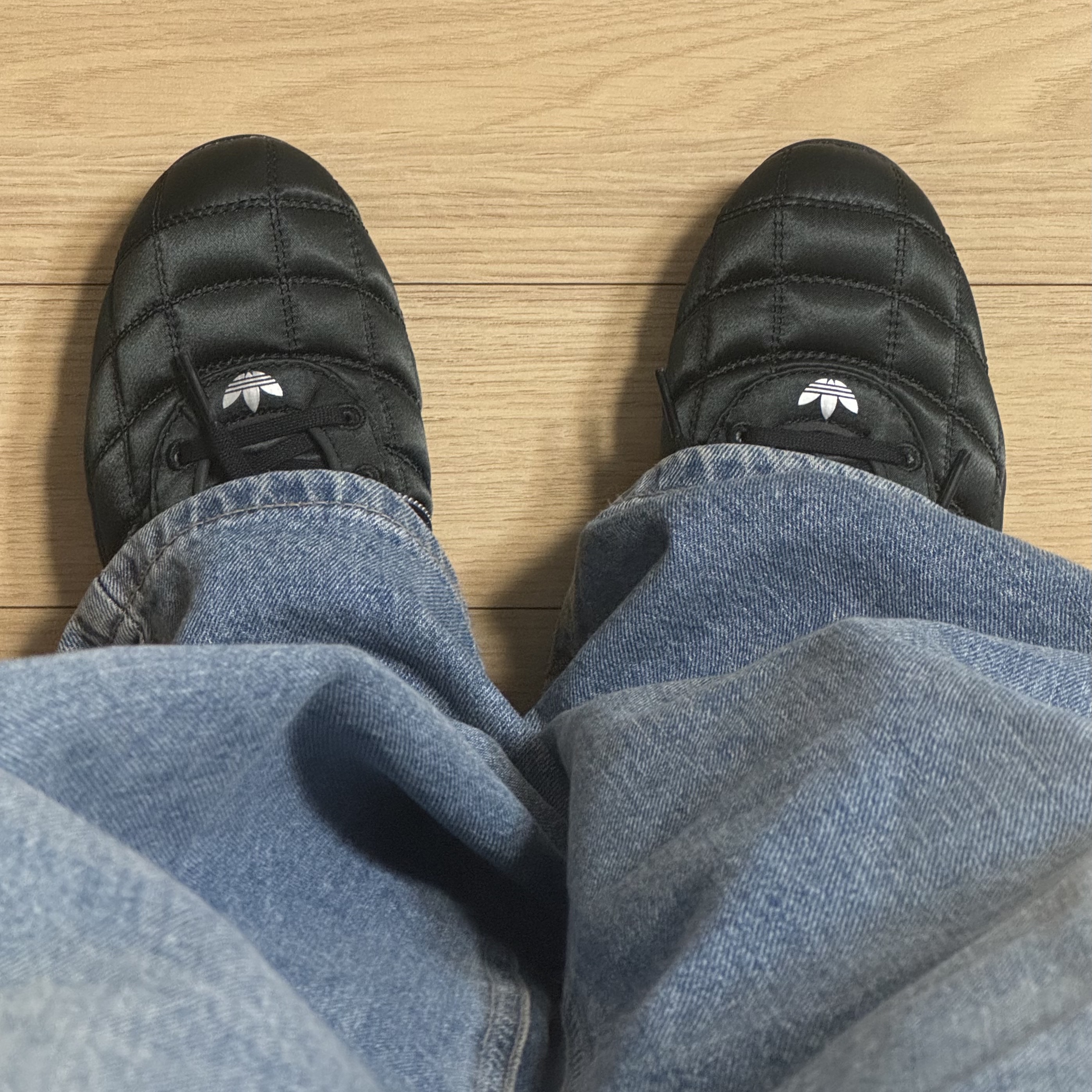 (W) Adidas Adiracer Lo Core Black Silver Metallic 착용 스타일