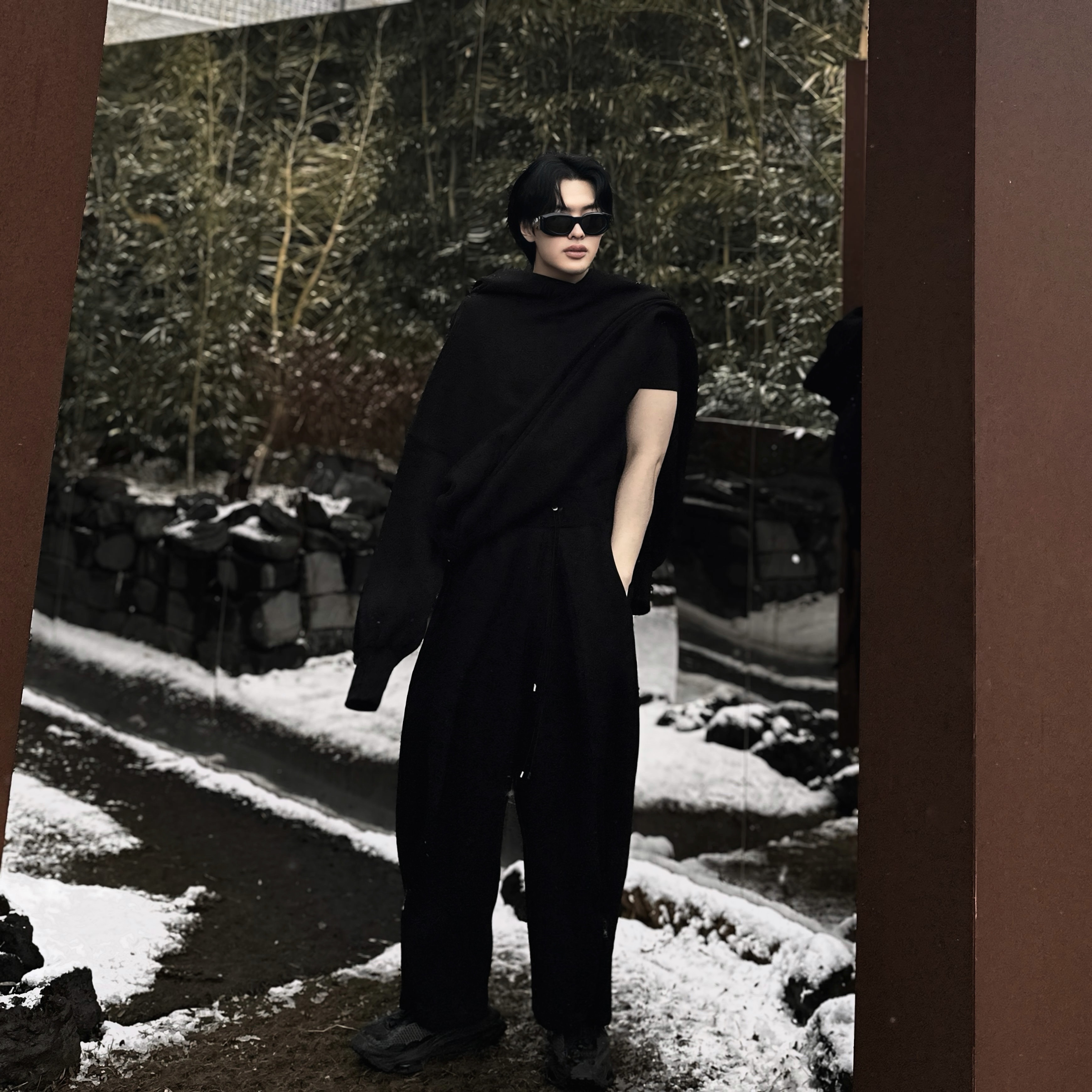 Nike x Matthew M Williams Zoom 004 Triple Black 착용 스타일 - 3