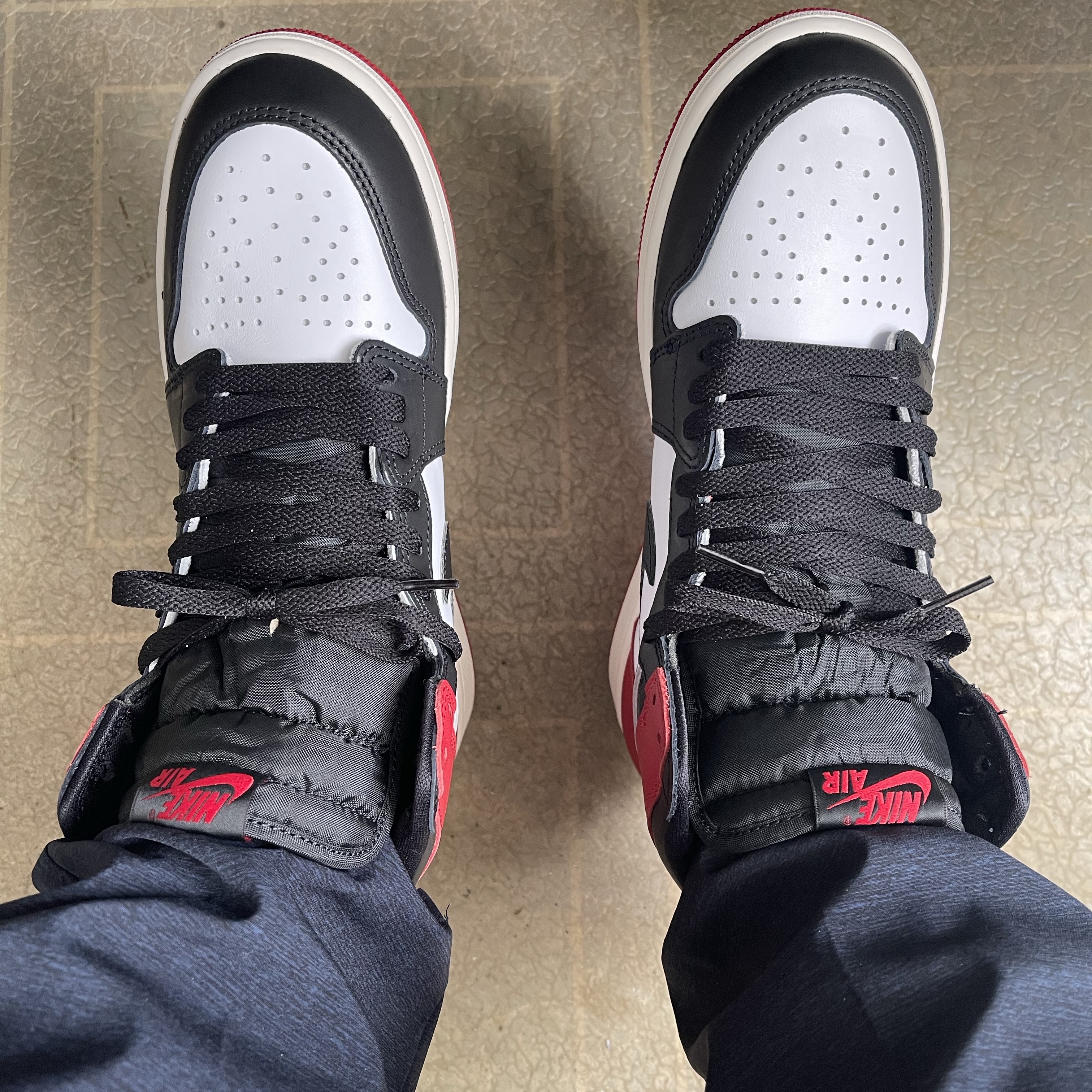Jordan 1 Retro High OG Black Toe 착용 스타일
