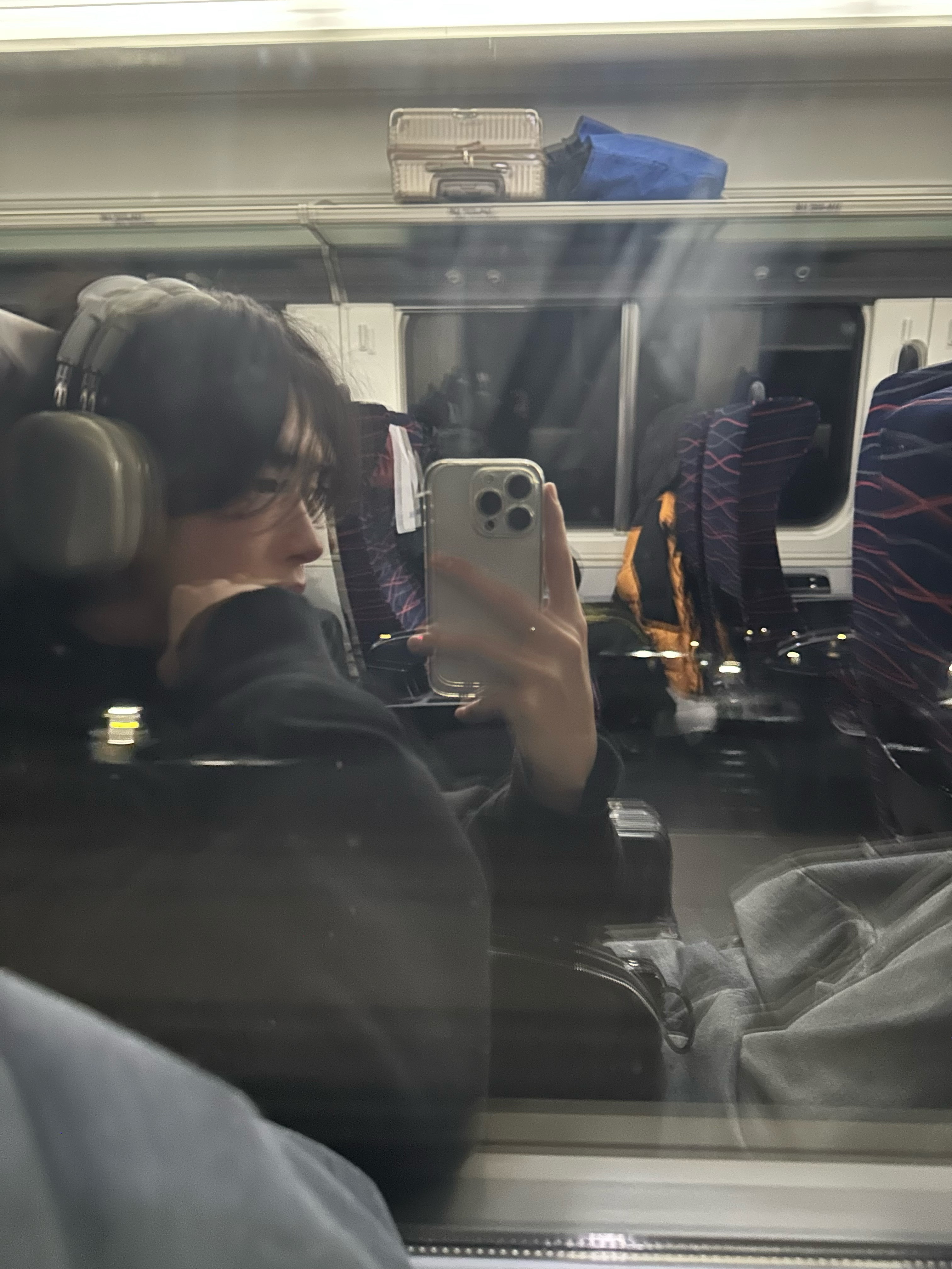 Apple AirPods Max Lightning Silver (Korean Ver.), Stussy x Born X Raised Logo Zip Hoodie Black 착용 스타일 - 1
