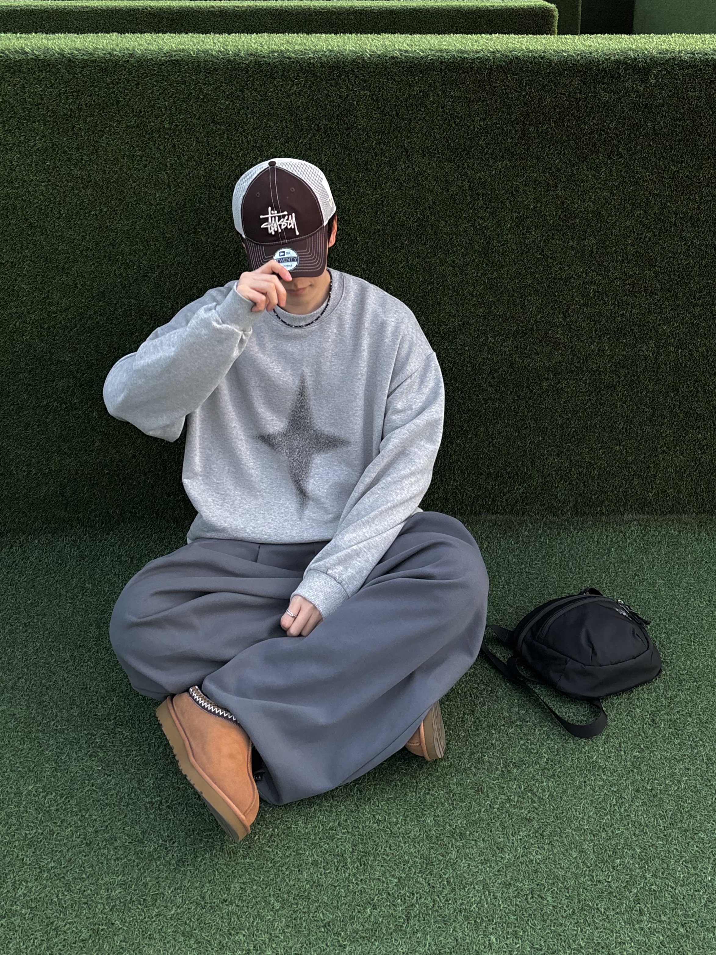 UGG Tasman Slipper Chestnut, Stussy New Era 9twenty Basic Trucker Brown 착용 스타일 - 1