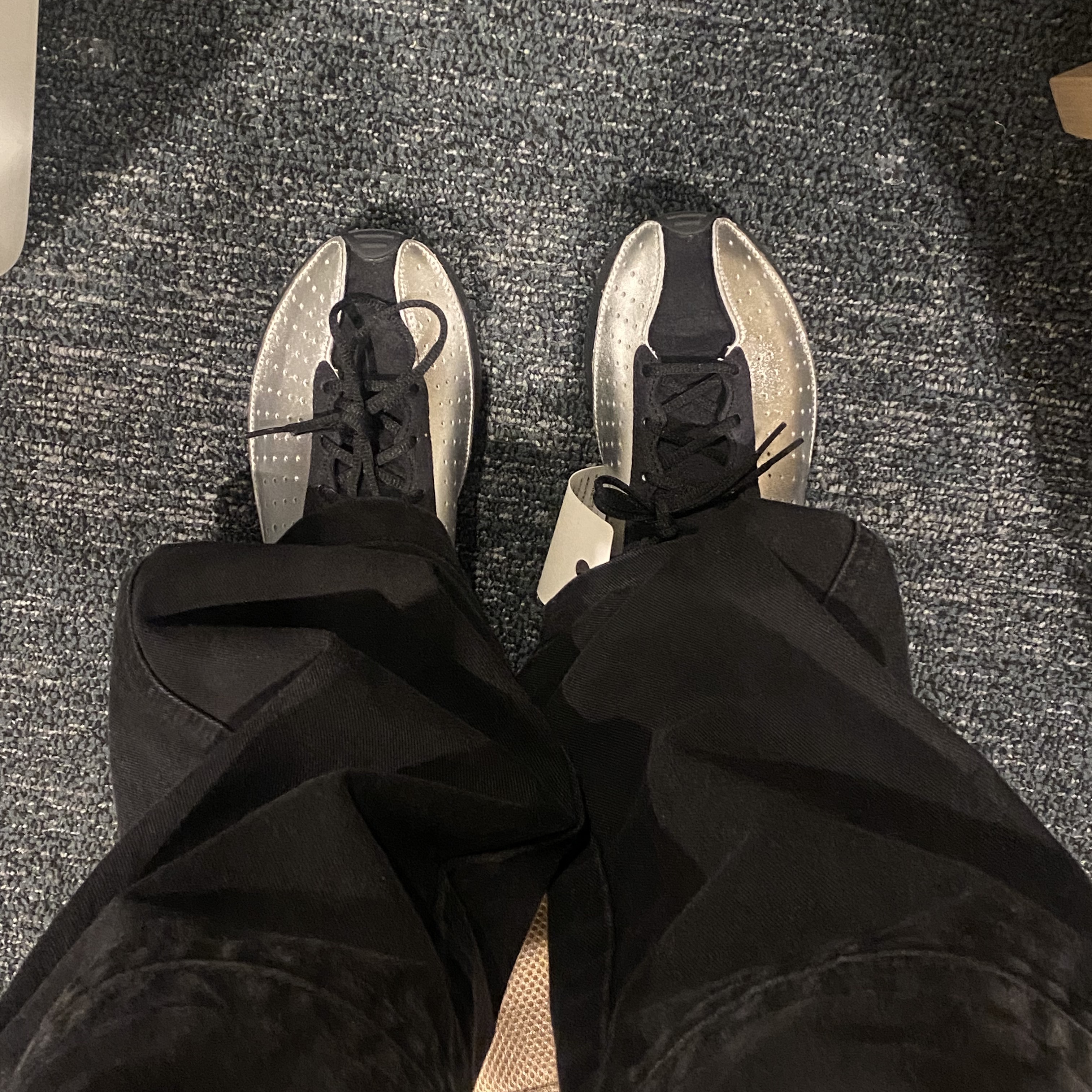 (W) Nike Air Superfly Metallic Silver and Black 착용 스타일