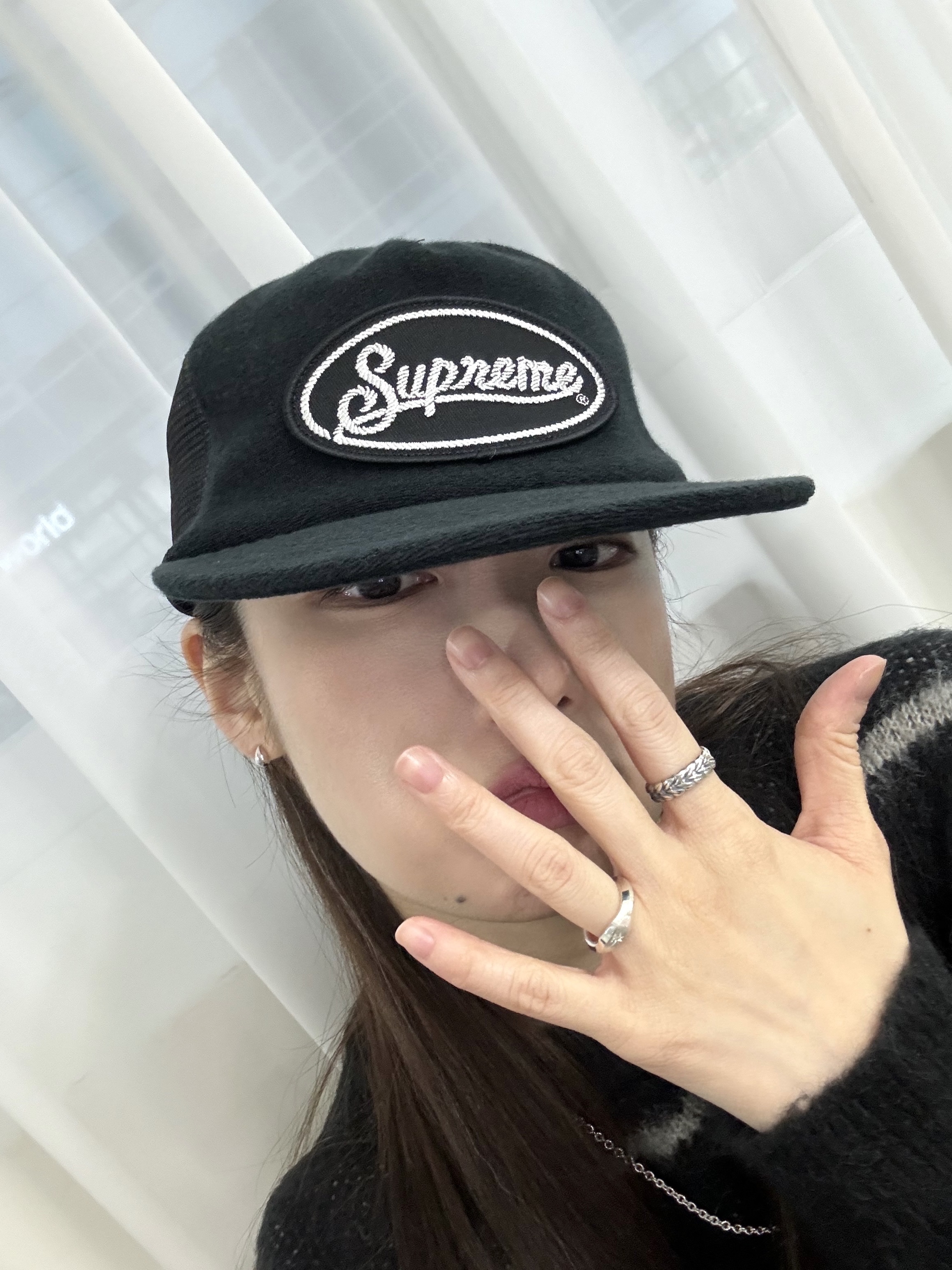 슈프림 테리 메쉬 백 5-패널 블랙 - 24SS, 스투시 셔닐 S 로우 프로 캡 내츄럴 착용 스타일 - 1