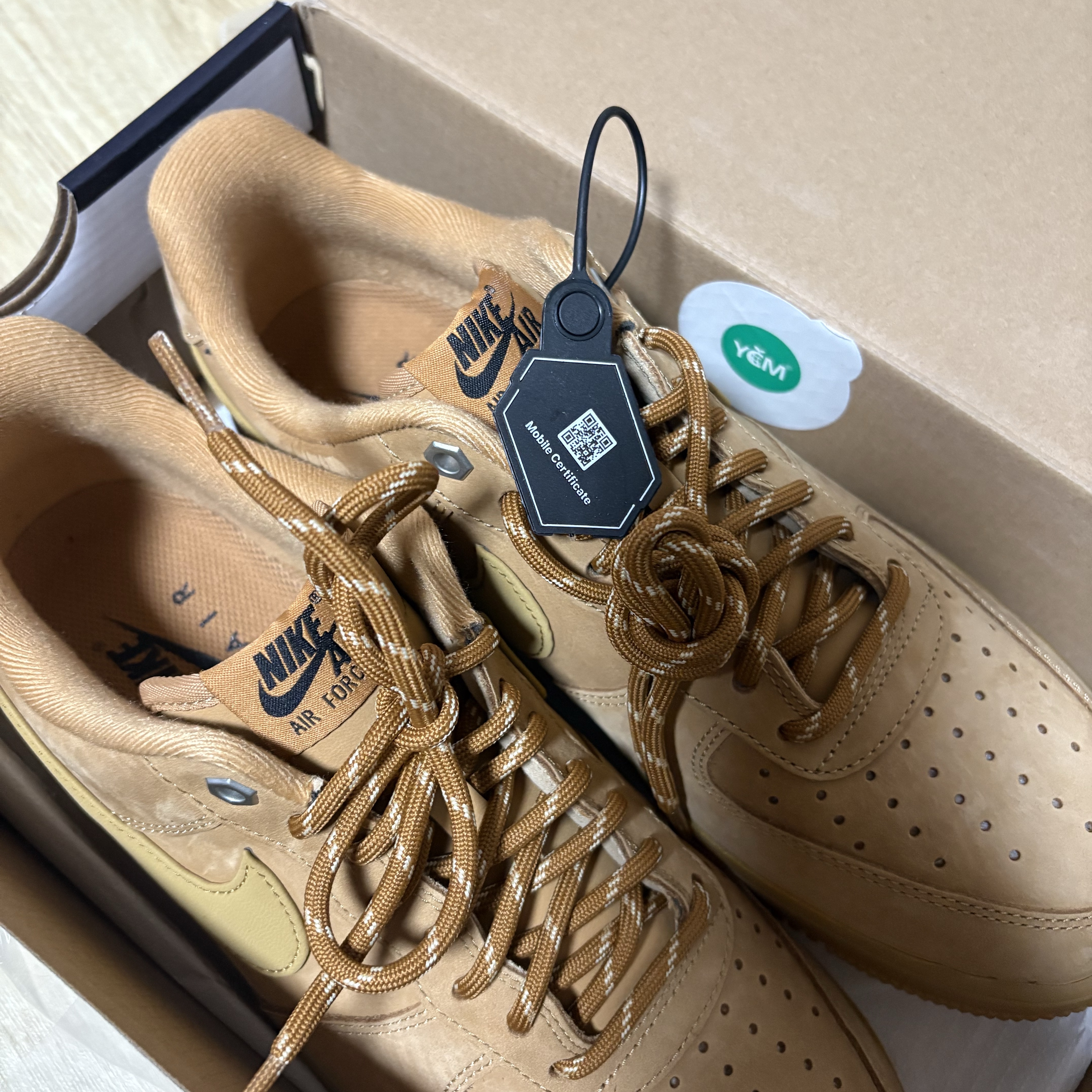 Nike Air Force 1 '07 WB Flax 착용 스타일