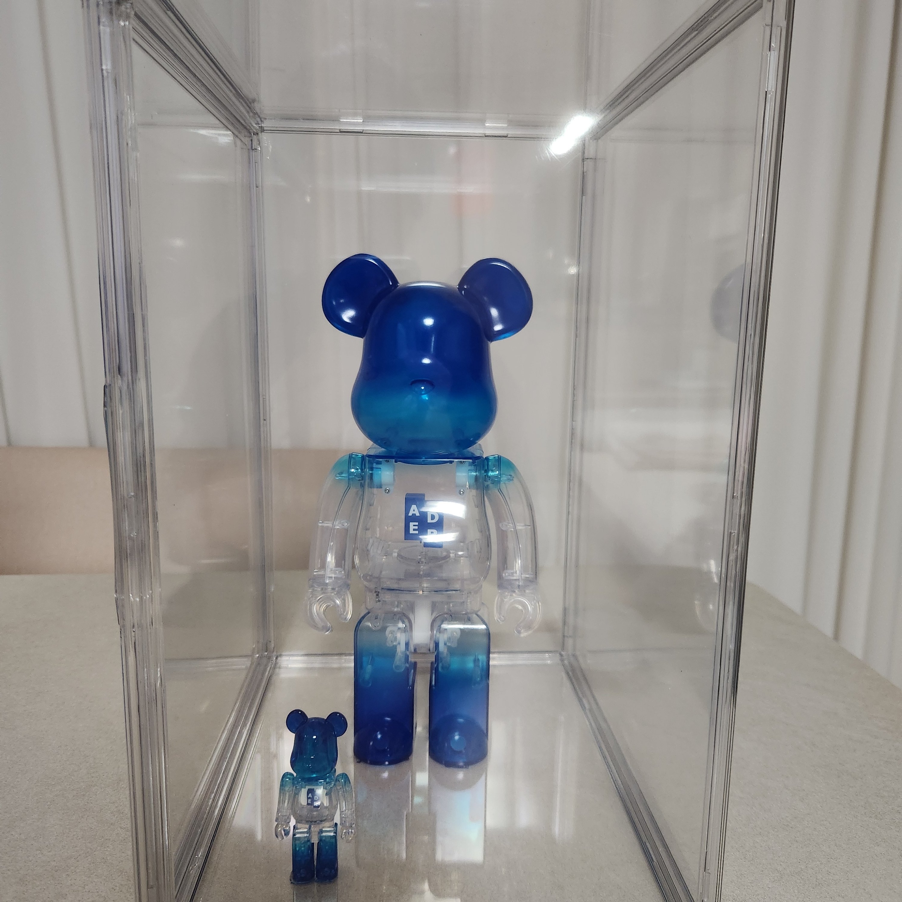 Bearbrick Piet Mondrian 100％ & 400％ Set, Bearbrick Keith Haring #9 100% & 400% Set 착용 스타일 - 3