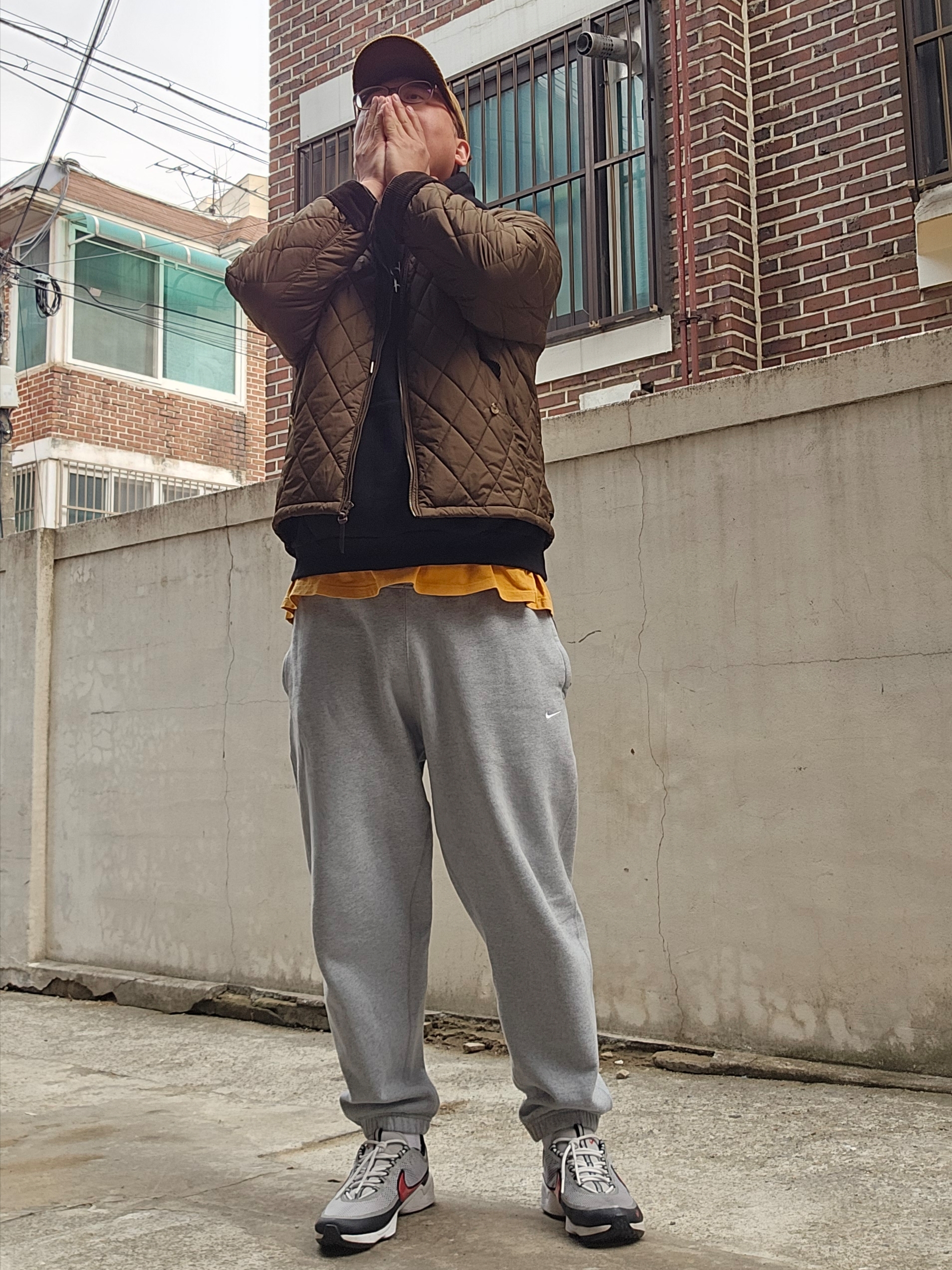Nike Air Zoom Spiridon Ultra Metallic Silver Desert Red, Nike NRG Solo Swoosh Fleece Pants Dark Grey Heather - Asia 착용 스타일
