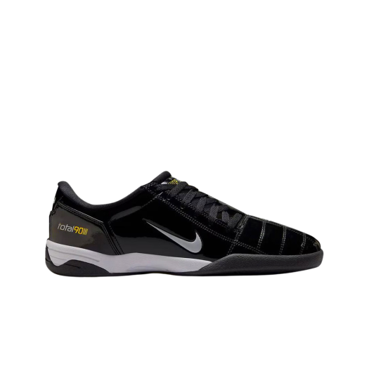 Nike Total 90 III Black and White