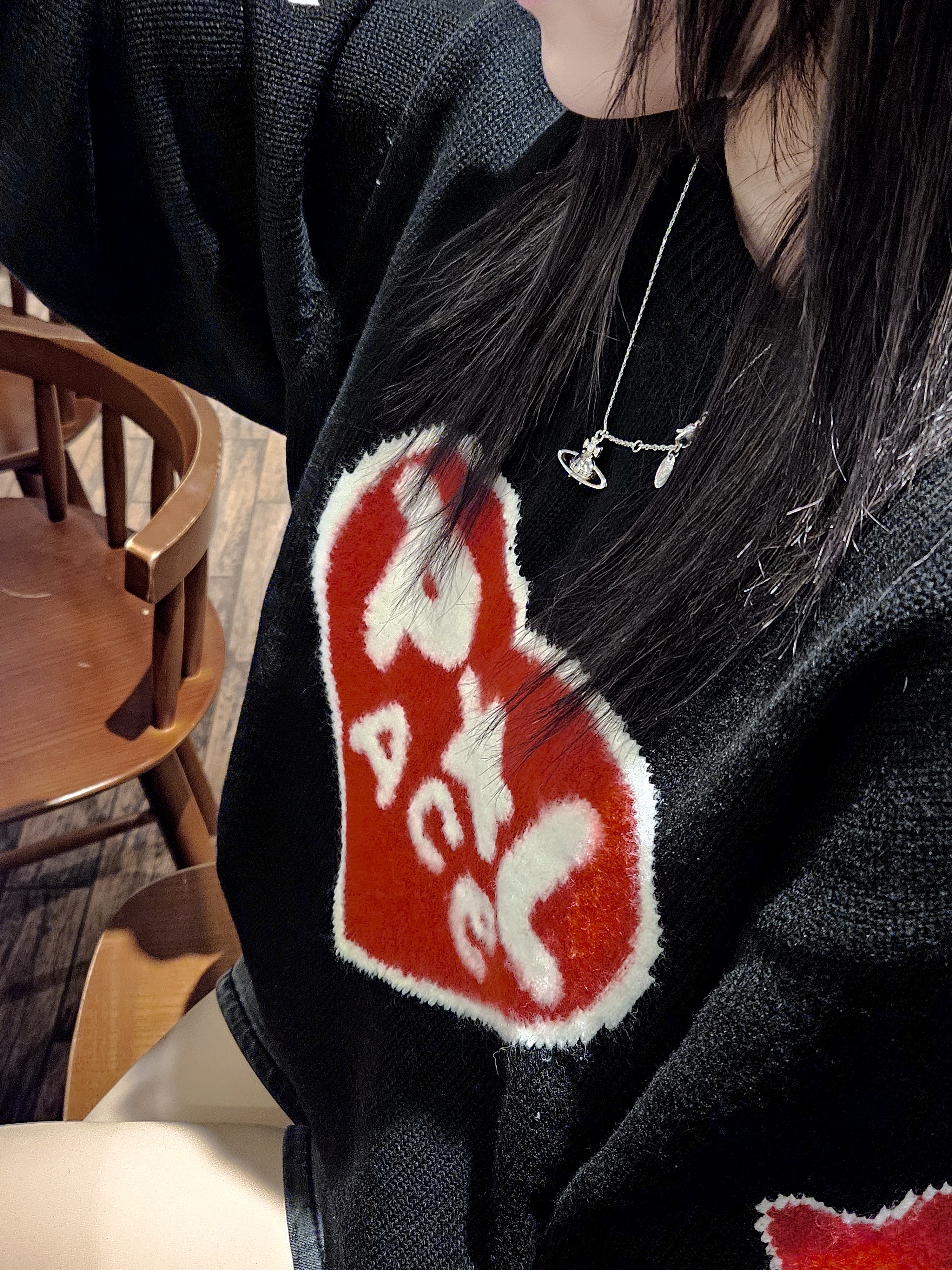 Palace Cosy Knit Black - 24FW, Vivienne Westwood Suzie Pendant Silver 착용 스타일