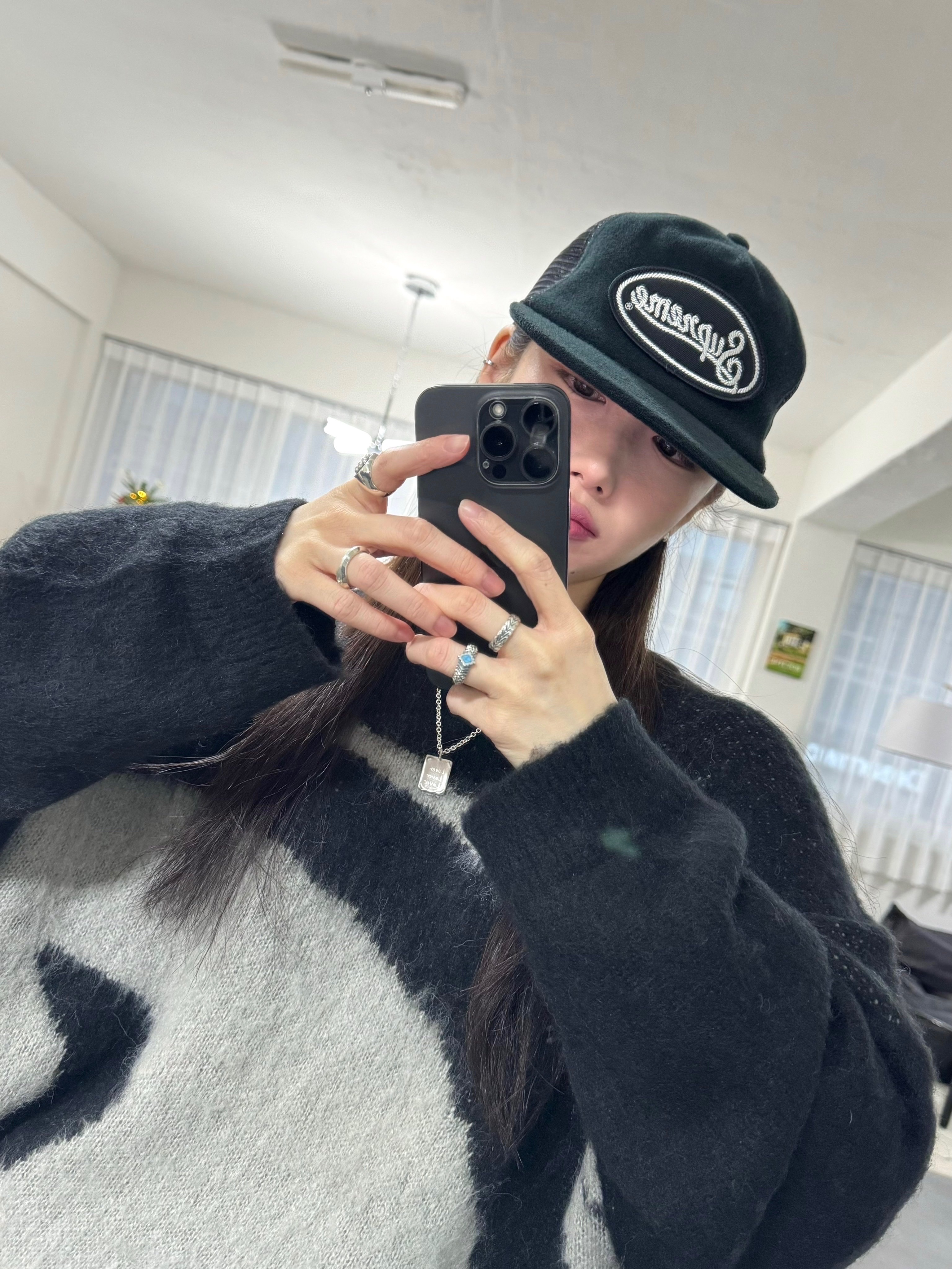 슈프림 테리 메쉬 백 5-패널 블랙 - 24SS, 스투시 셔닐 S 로우 프로 캡 내츄럴 착용 스타일 - 2