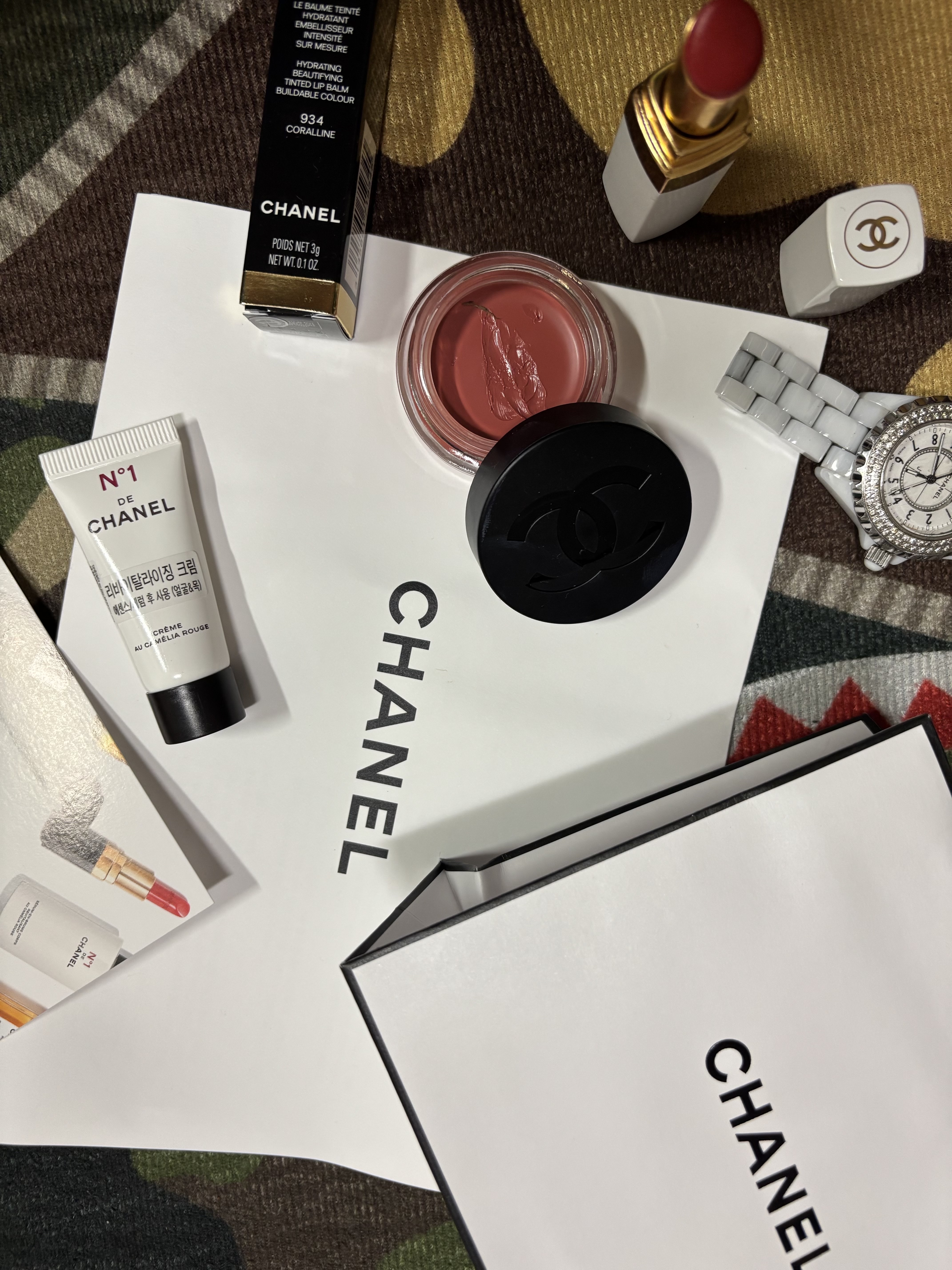 Chanel Lip and Cheek Balm 02 Healthy Pink, Chanel Rouge Coco Baume 934 Coralline 착용 스타일