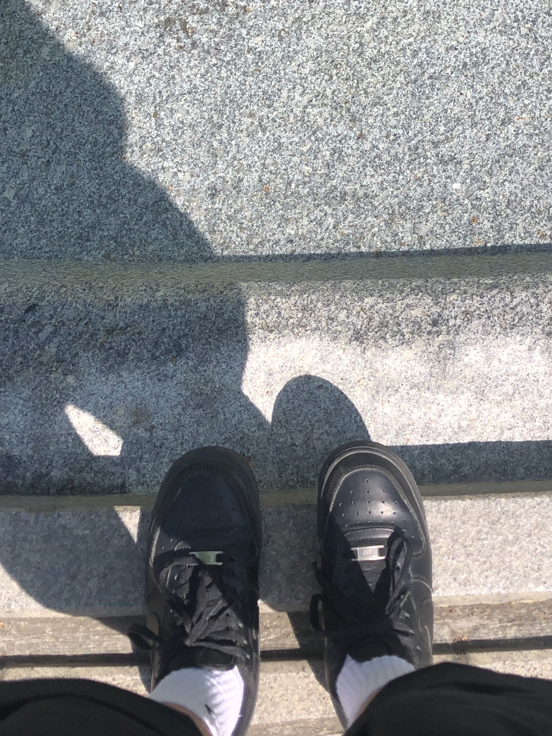 (W) Nike Air Force 1 '07 Low Triple Black 착용 스타일