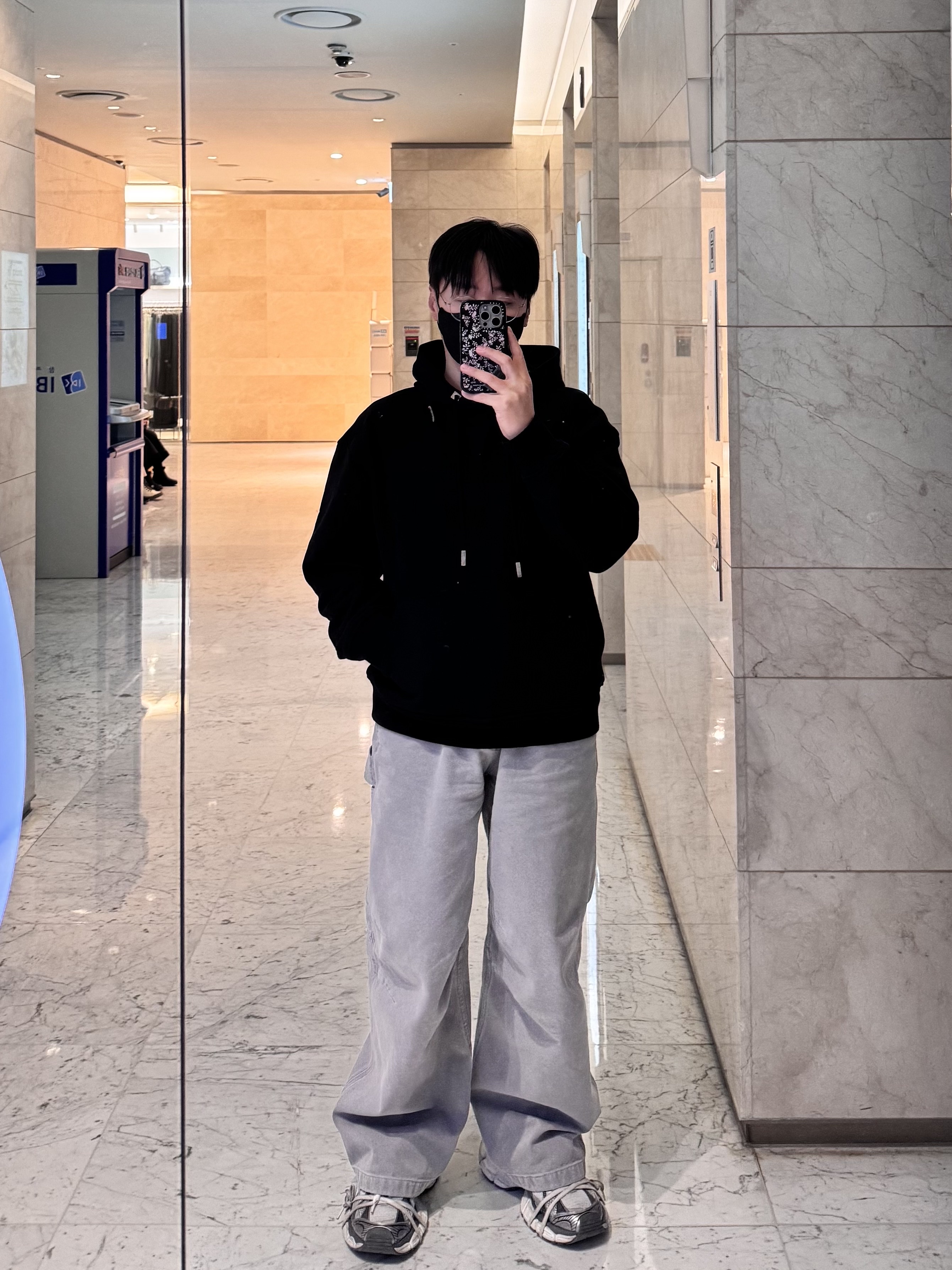 Wooyoungmi 3D Wide Denim Pants Grey - 25SS, Balenciaga 3XL Sneakers Grey White Red 착용 스타일 - 4