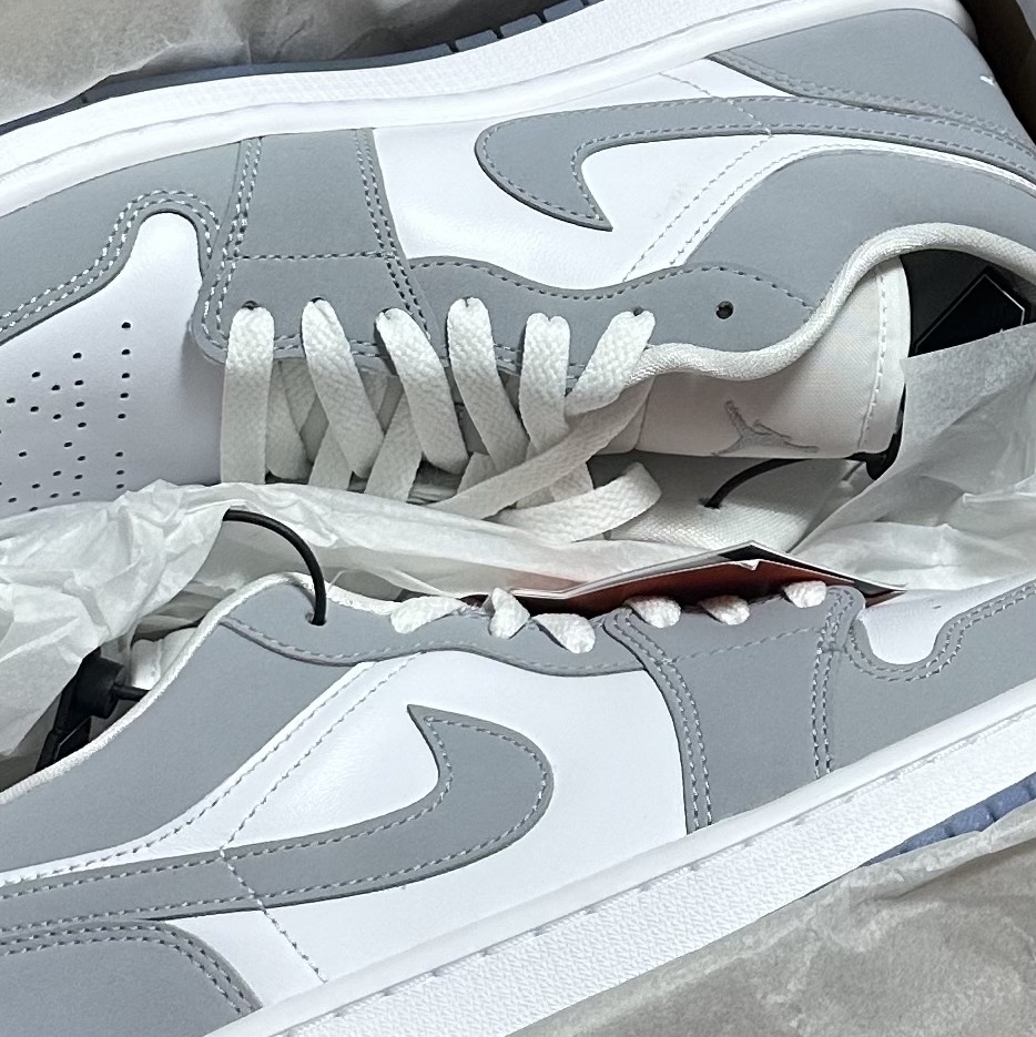(W) Jordan 1 Low White Wolf Grey 착용 스타일