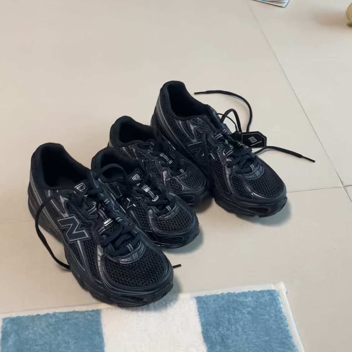 New Balance 740v2 Black Silver Metallic 착용 스타일 - 1