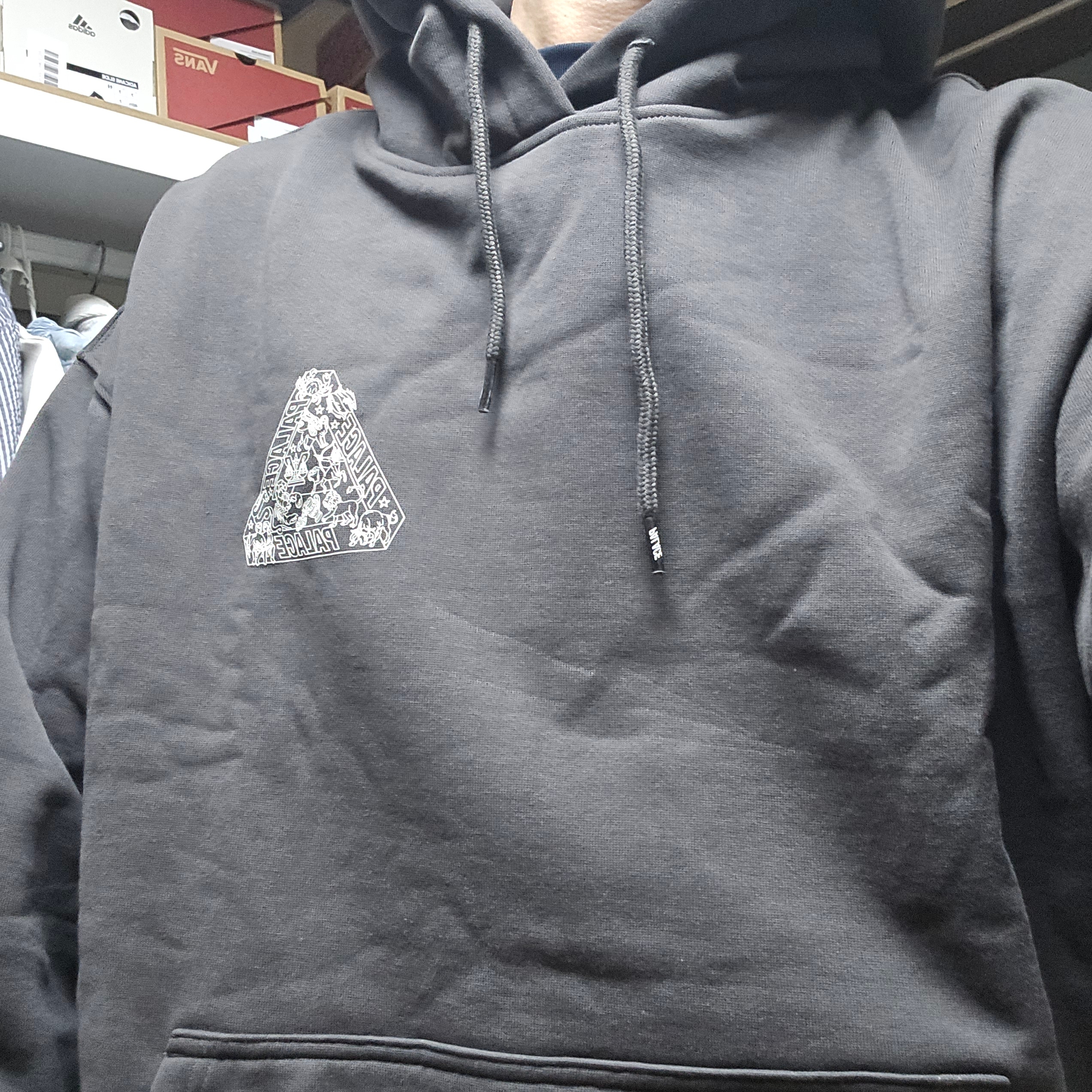 Palace Zodiac Tri-Ferg Hood Black - 25SS 착용 스타일 - 1