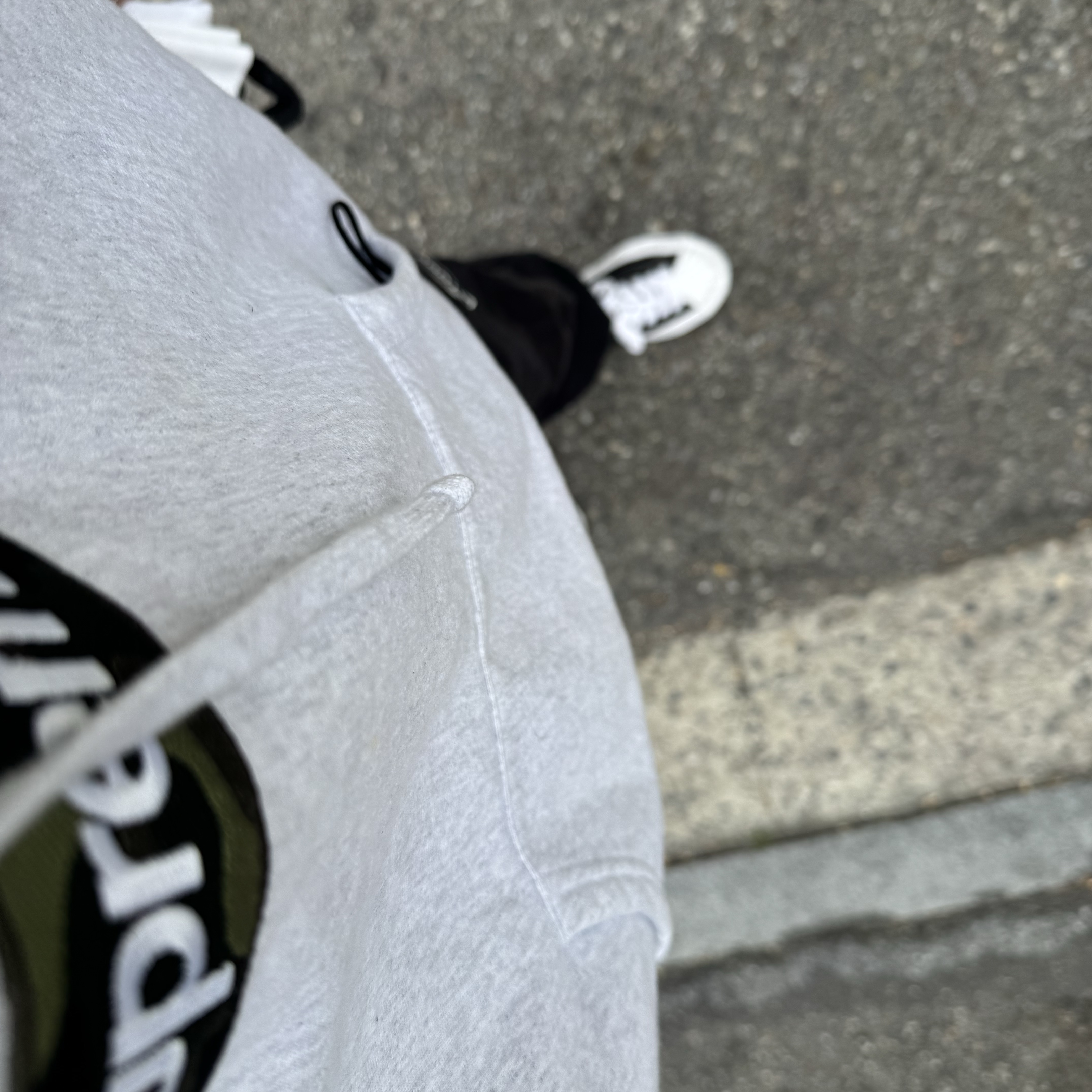 Supreme Box Logo Hooded Sweatshirt Ash Grey - 23FW, Maison Mihara Yasuhiro Blakey OG Sole Canvas Low-top Sneakers Black White 착용 스타일
