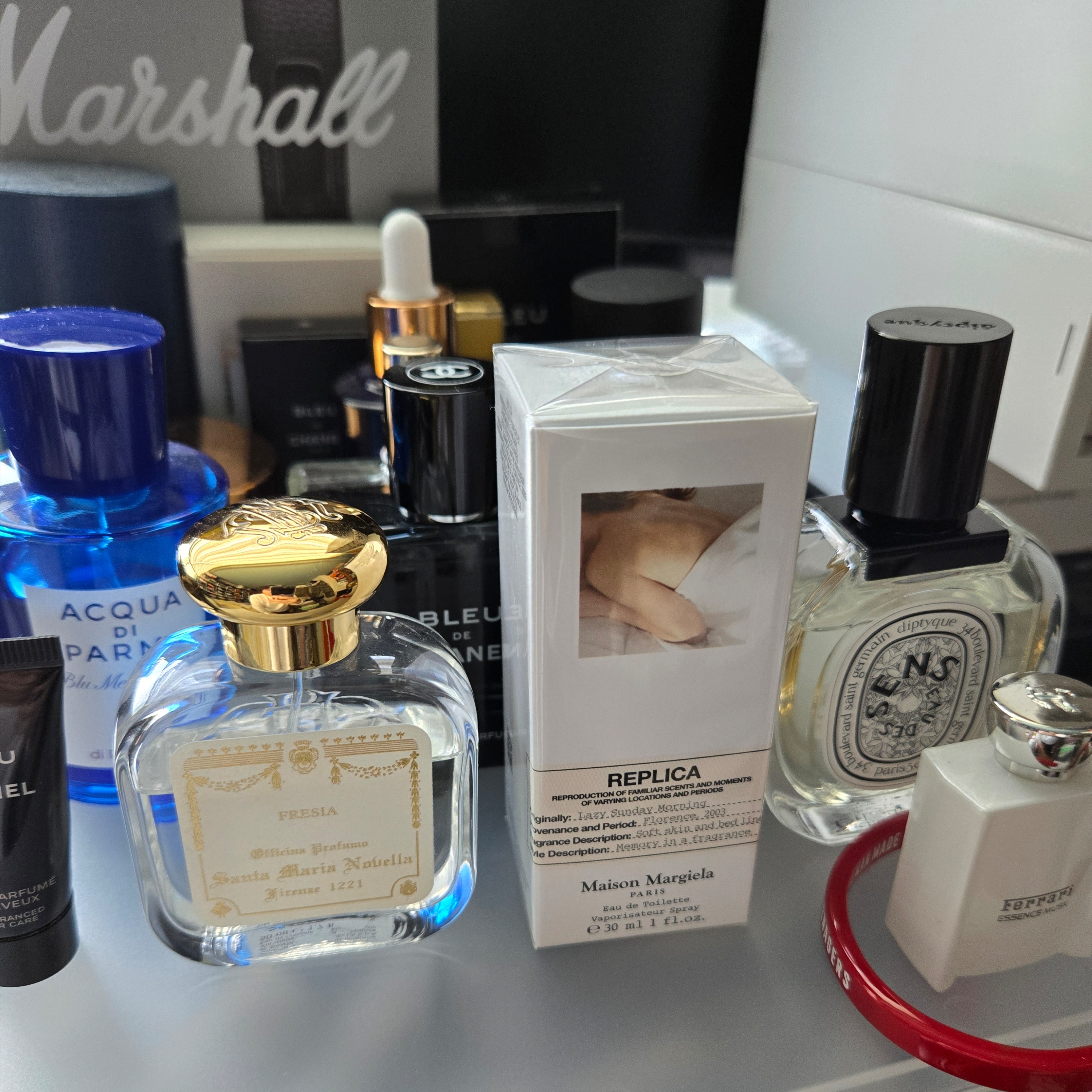 Maison Margiela Replica Lazy Sunday Morning Eau De Toilette 30ml, Santa Maria Novella Fresia Eau de Cologne 50ml 착용 스타일