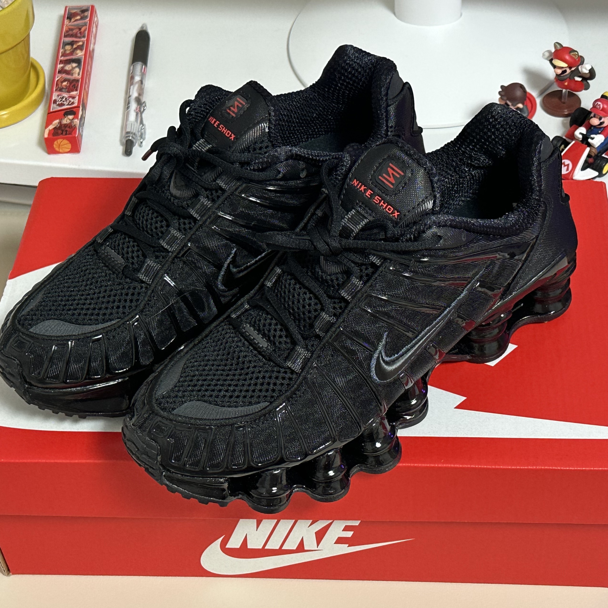 (W) Nike Shox TL Black and Max Orange 착용 스타일