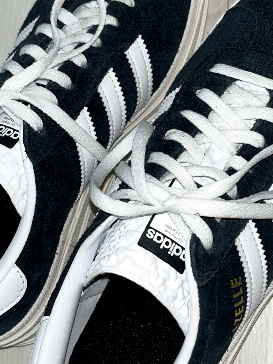 (W) Adidas Gazelle Bold Core Black Cloud White 착용 스타일 - 2