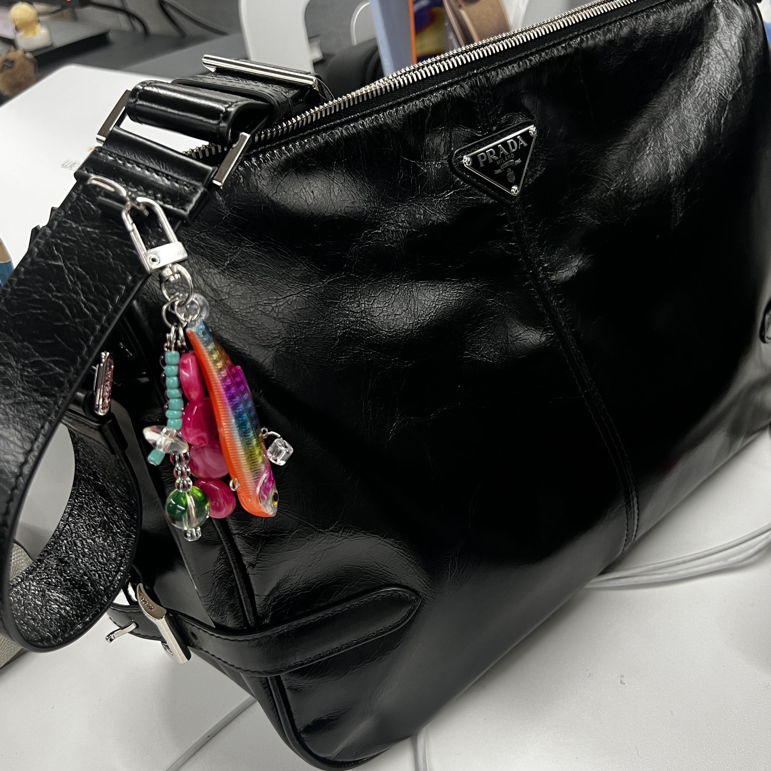 Prada Leather Shoulder Bag Black 착용 스타일