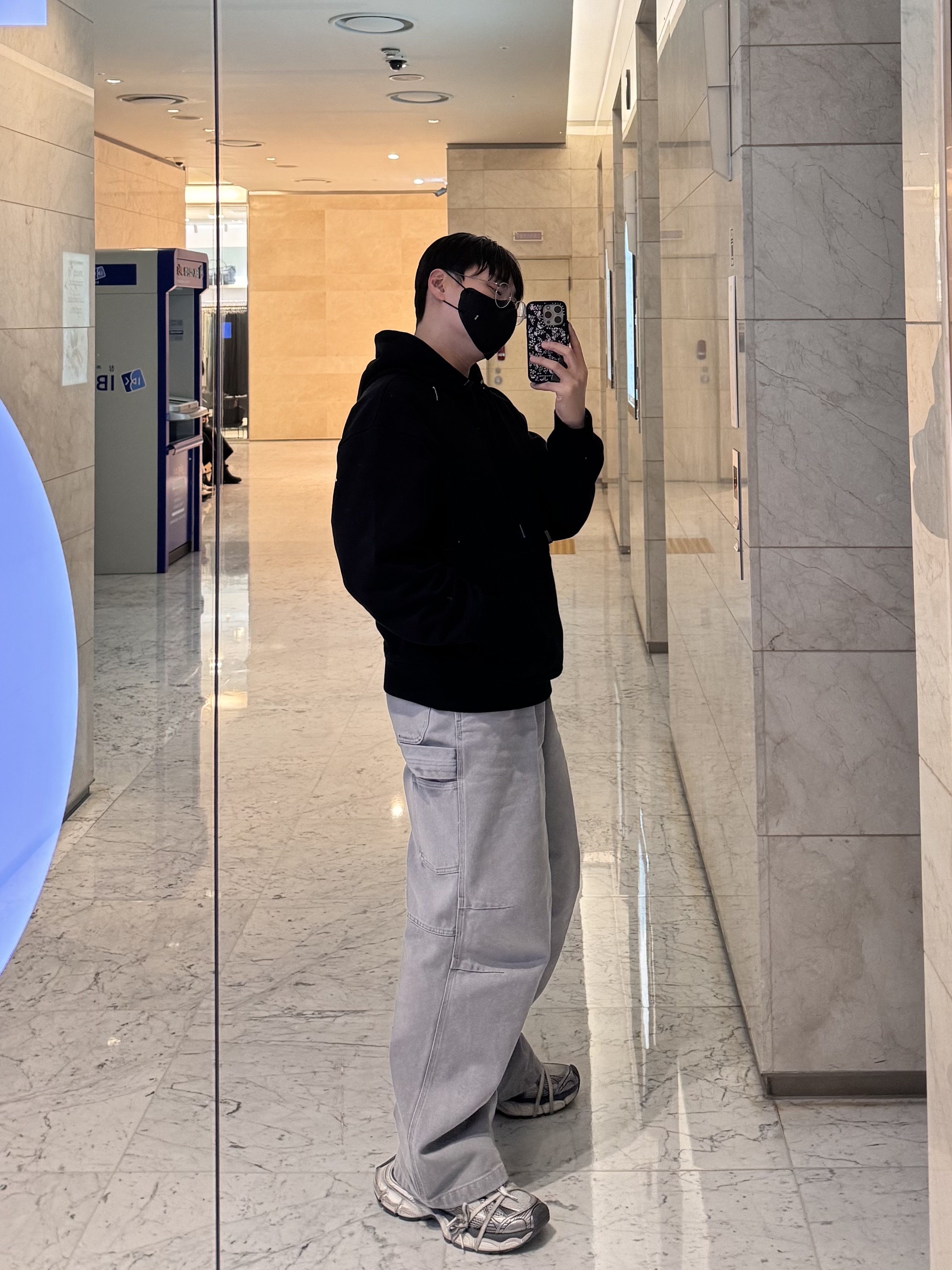 Wooyoungmi 3D Wide Denim Pants Grey - 25SS, Balenciaga 3XL Sneakers Grey White Red 착용 스타일 - 2