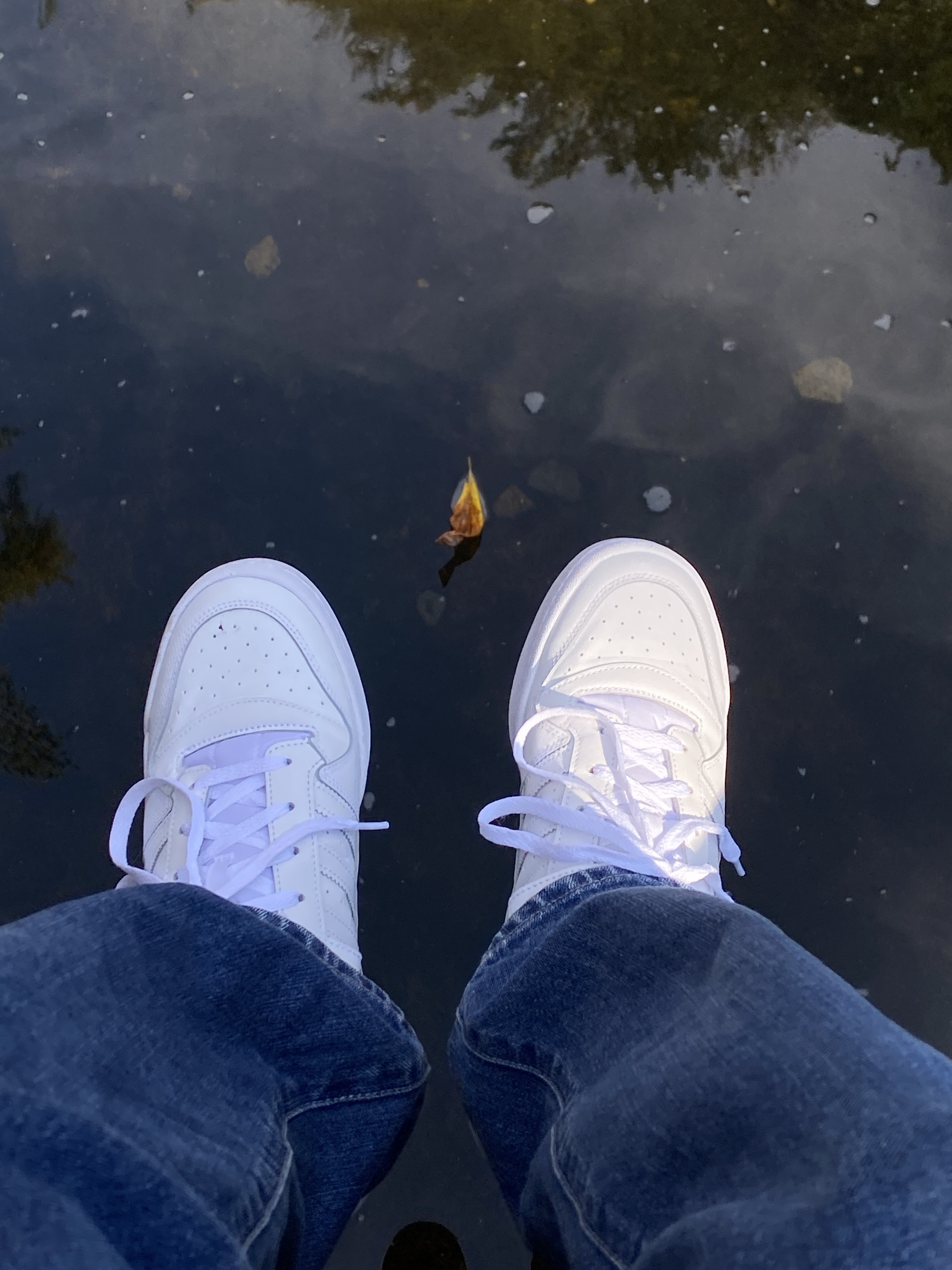 Adidas Forum Low Triple White 착용 스타일 - 2