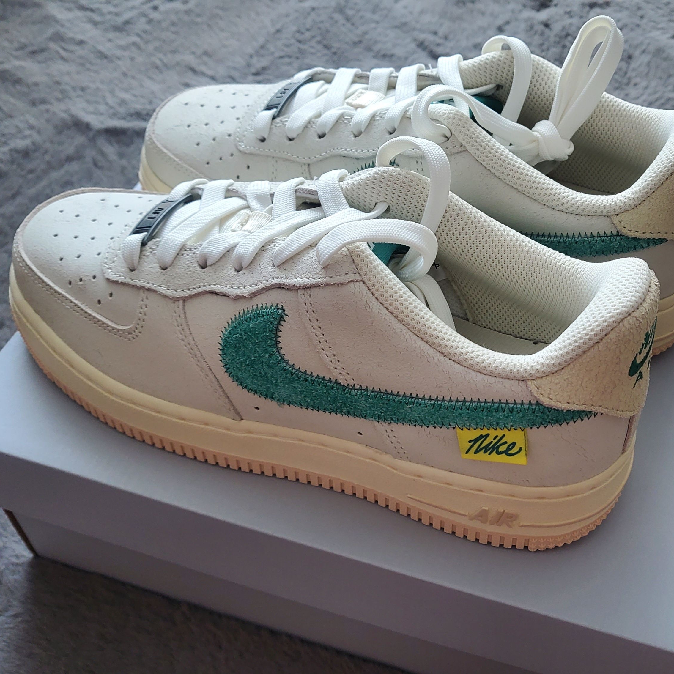 (GS) Nike Air Force 1 '07 LV8 Test Of Time 착용 스타일