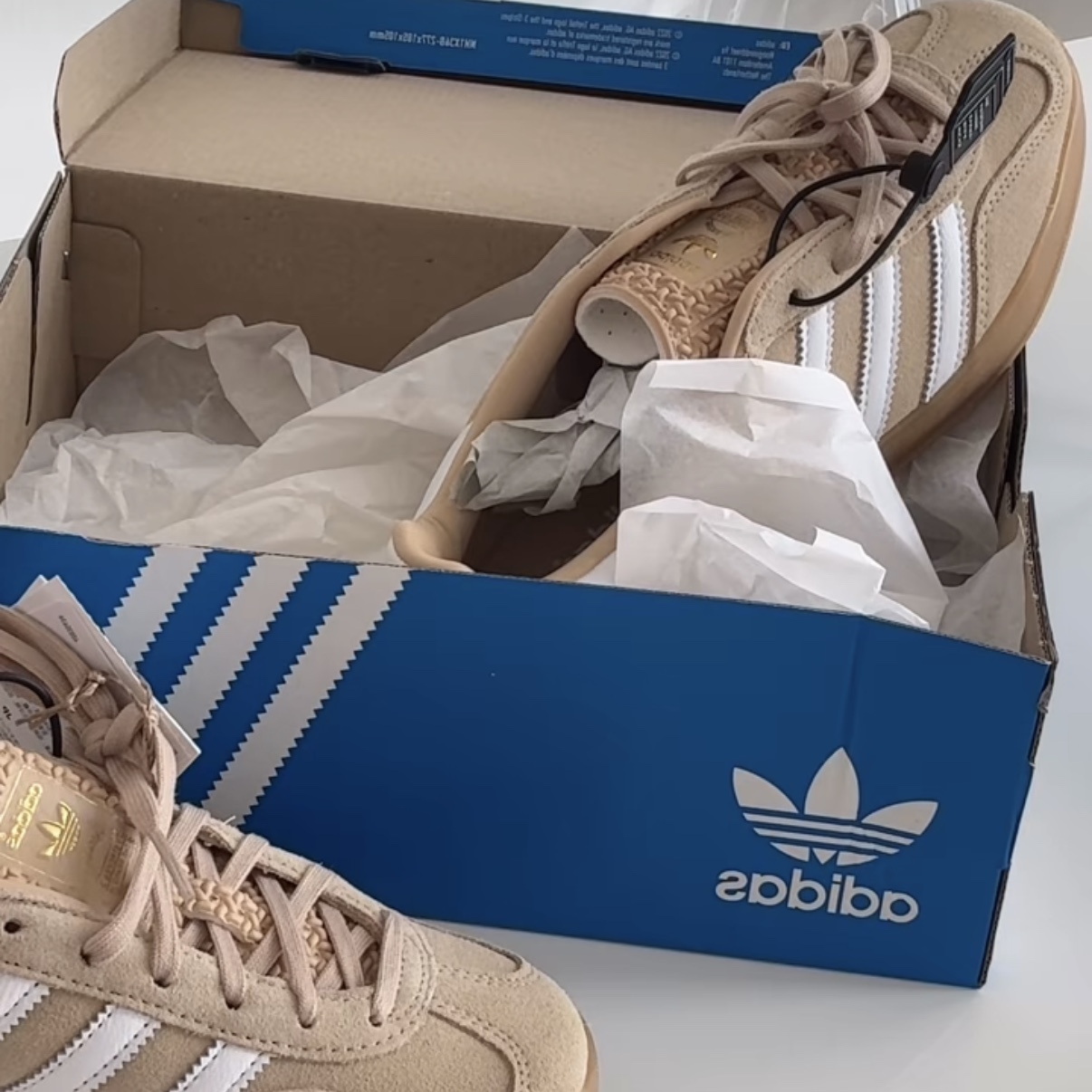 (W) Adidas Gazelle Indoor Magic Beige Cloud White 착용 스타일 - 1