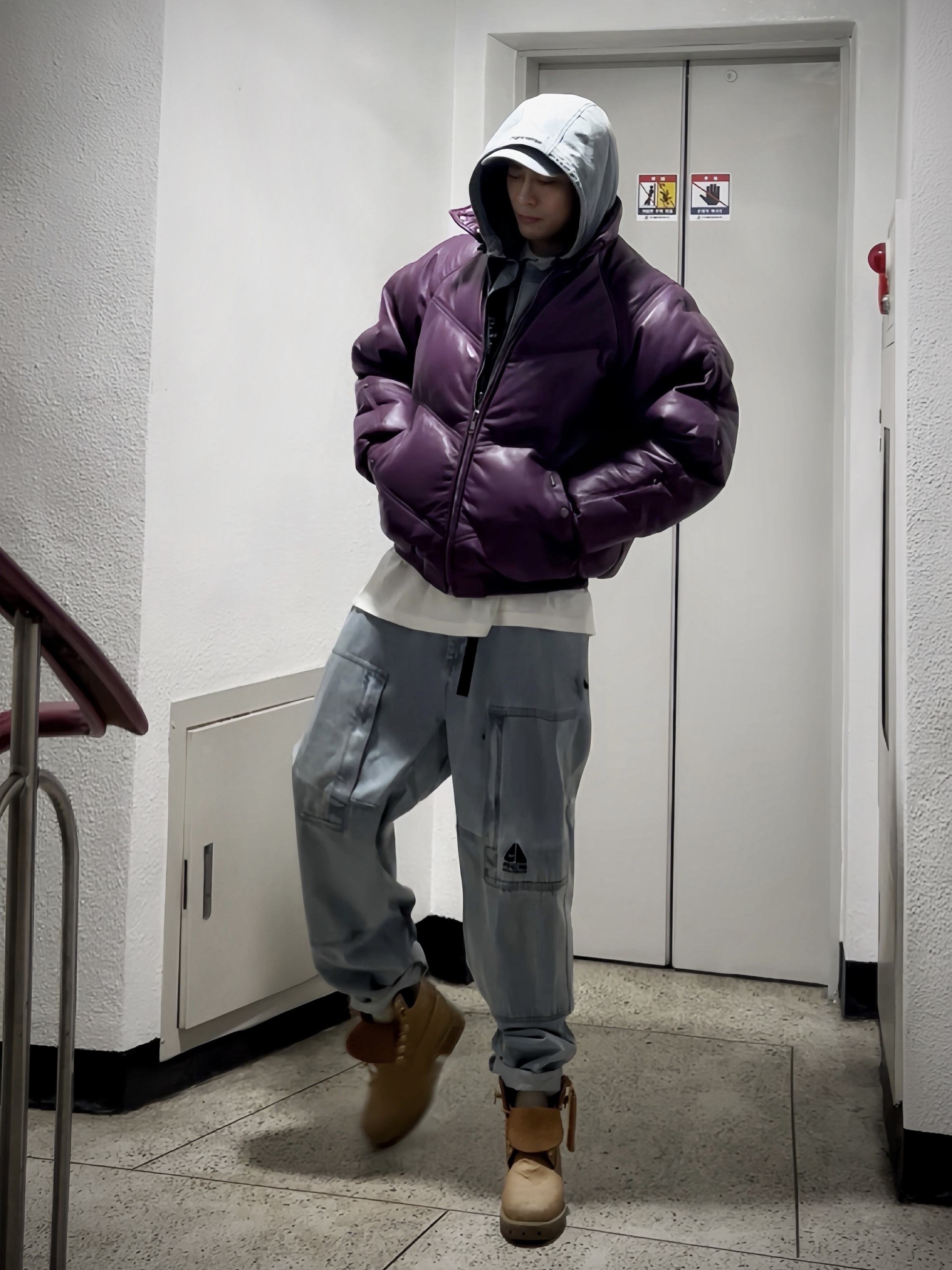 Supreme x Nike ACG Denim 6-Panel Washed Blue - 22FW, Supreme x Nike ACG Denim Pullover Washed Blue - 22FW 착용 스타일 - 1