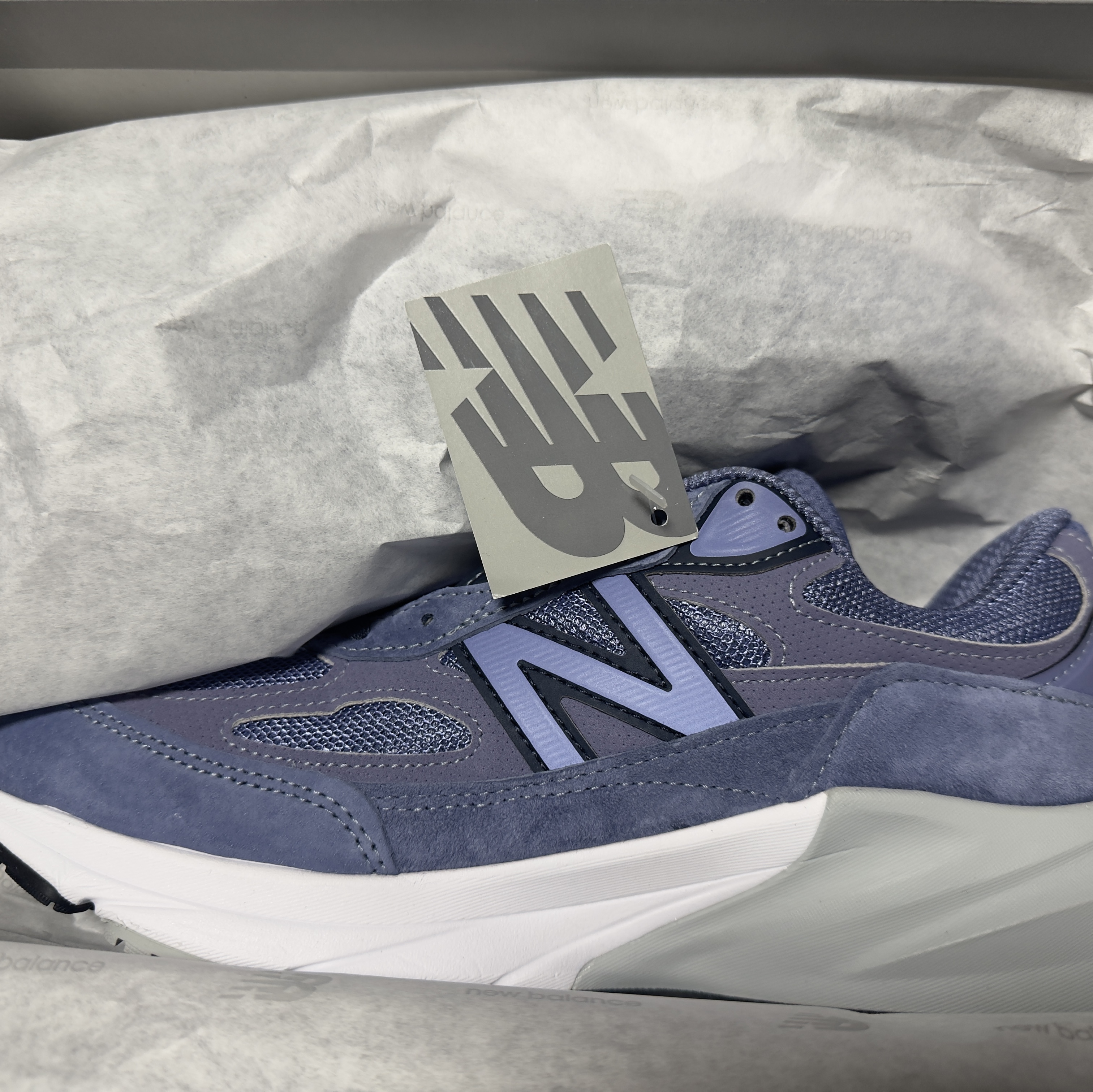 Vans Carver Low Sand Beige, New Balance 990v6 Made in USA Purple Navy 착용 스타일 - 2