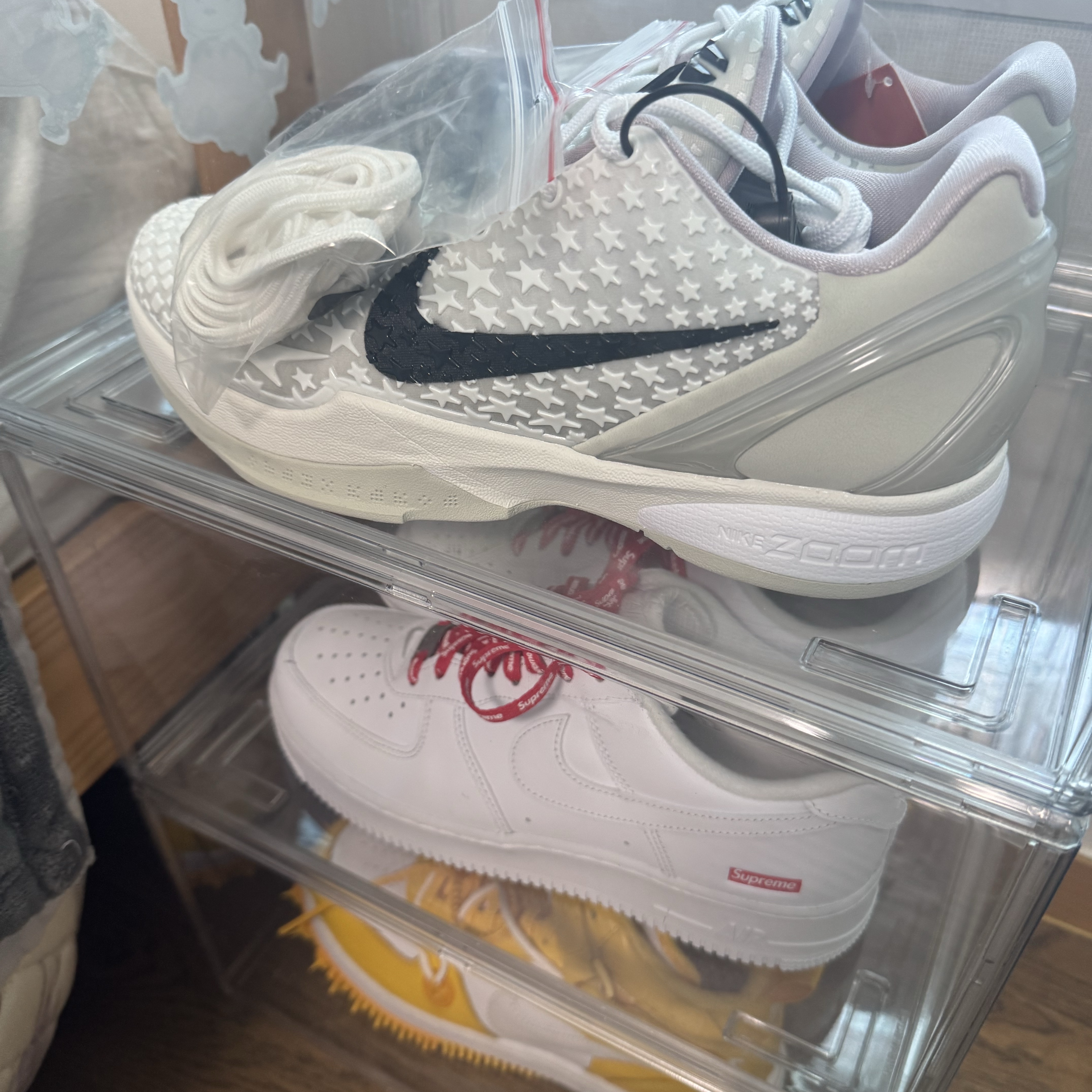 Nike Kobe 6 Protro Sail, Nike x Supreme Air Force 1 Low White 착용 스타일 - 1